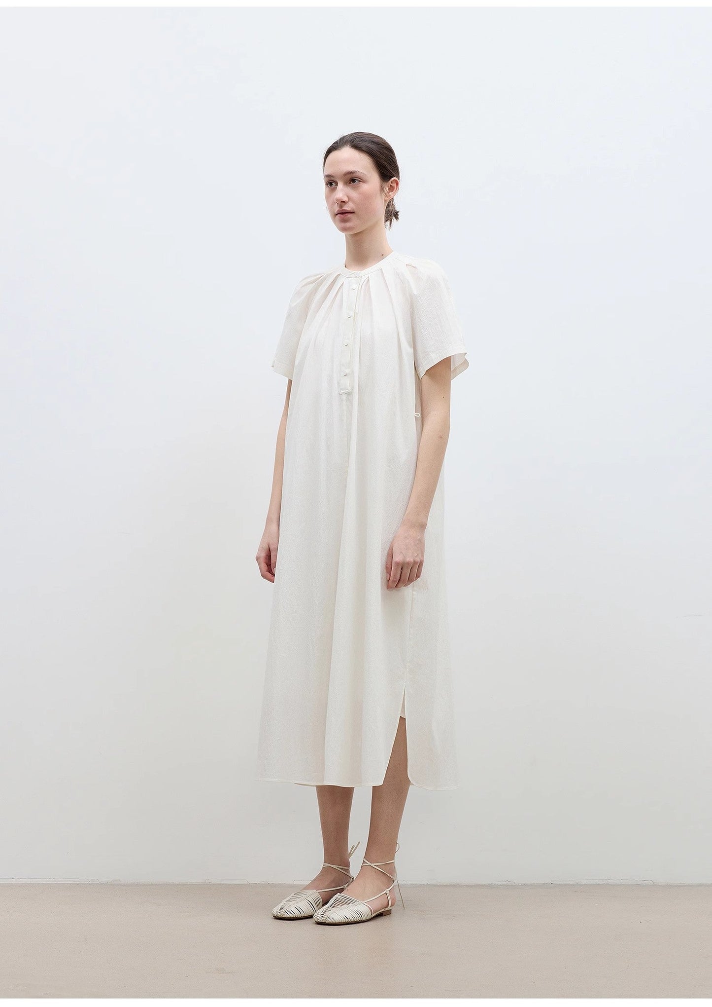 Hemdkleid "Luz Serena" - Zeitloser Minimalismus mit Haute Couture Touch