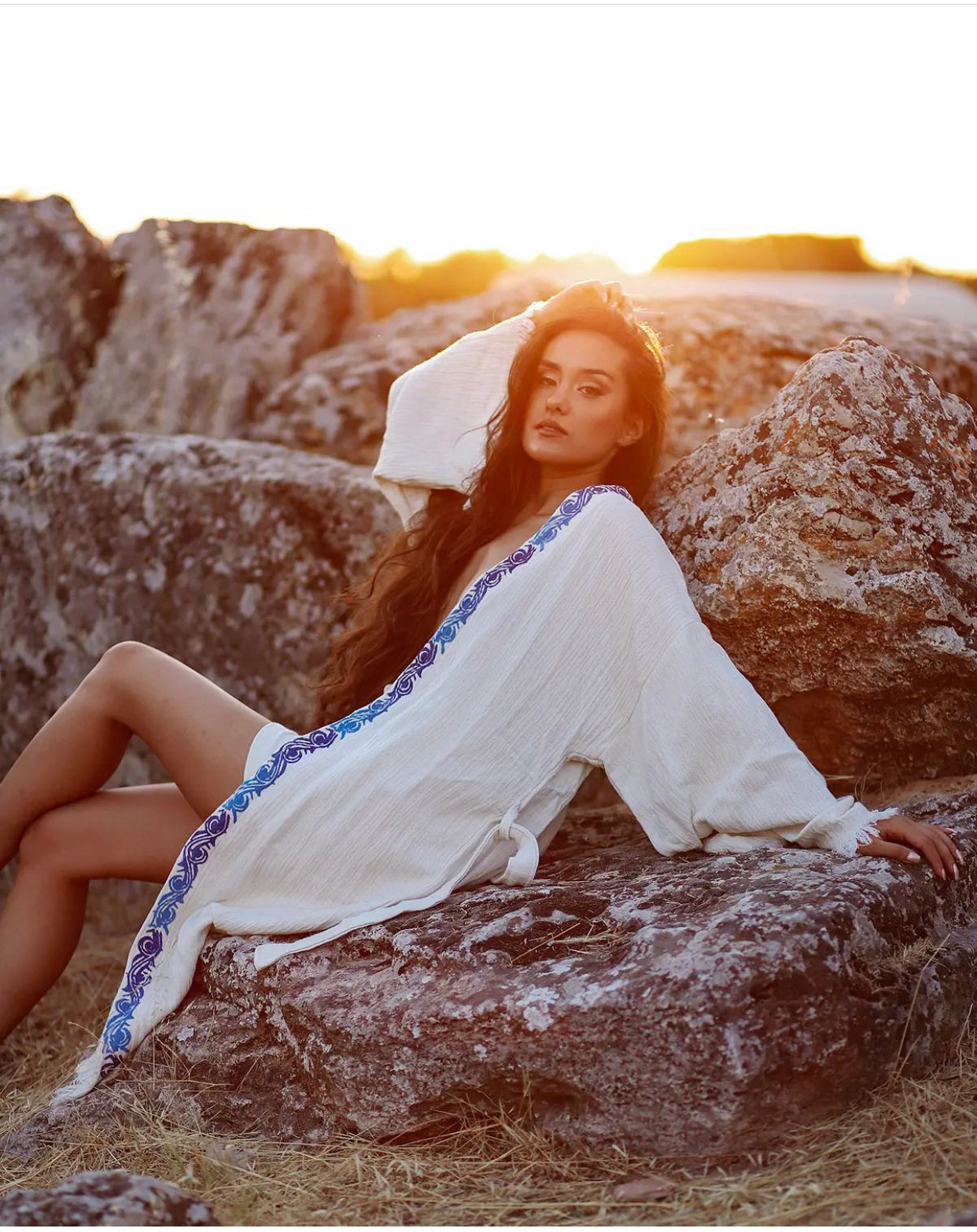 Handcrafted organic cotton bathrobe with solar print - Natural Elegance