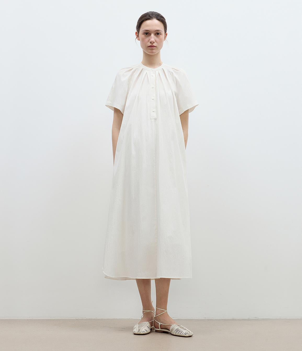 Hemdkleid "Luz Serena" - Zeitloser Minimalismus mit Haute Couture Touch