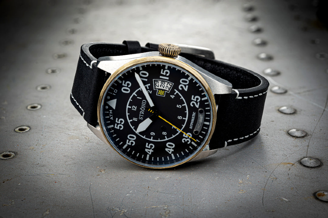 STOND DC-4 - Die Uhr, die die Geschichte des Himmels erzählt