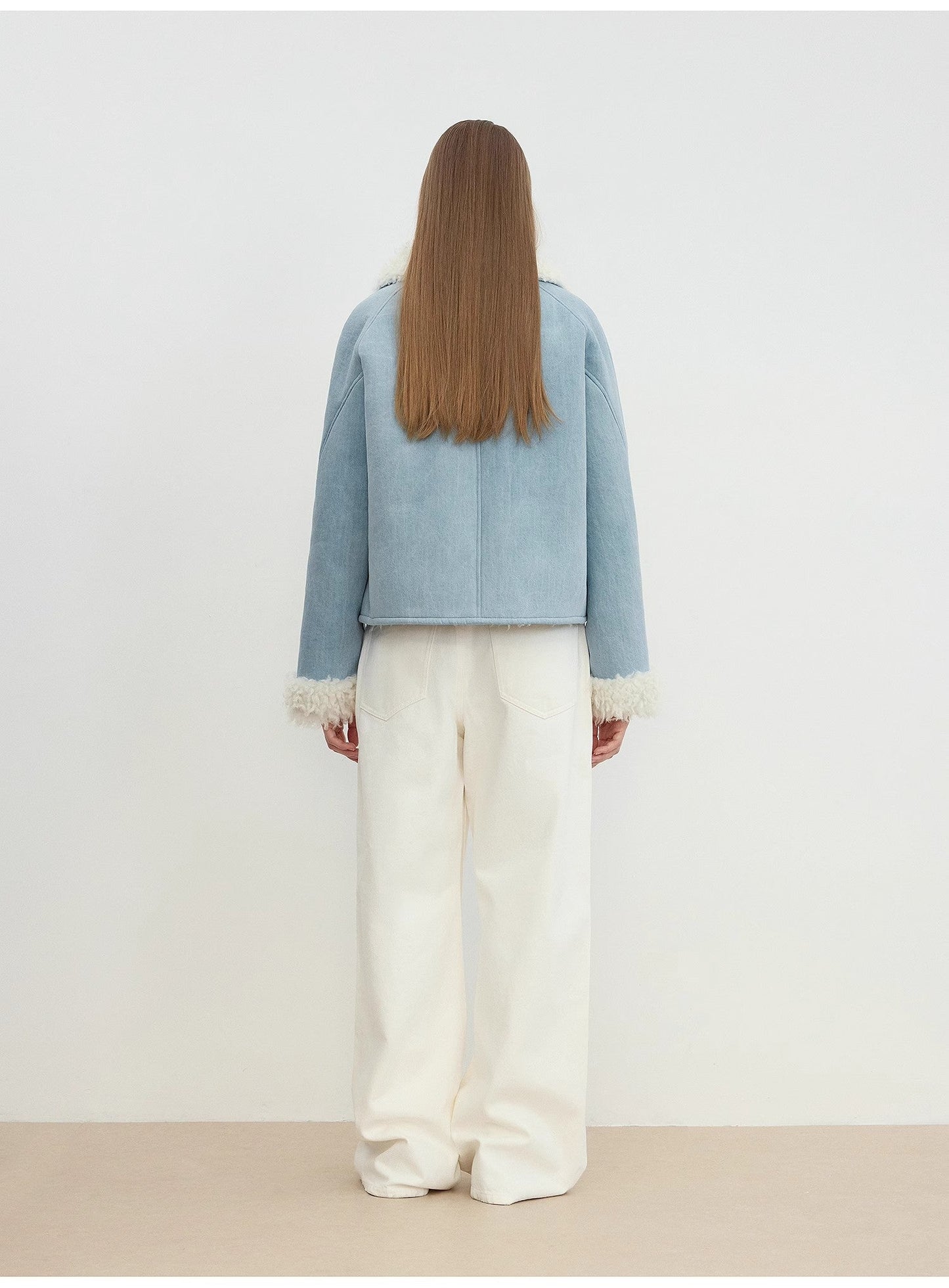 Abrigo corto de lana premium con cuello contraste – Elegancia y calidez Women's Fashion - Women's Clothing - Jackets & Coats - Real Fur | Zulter VIP