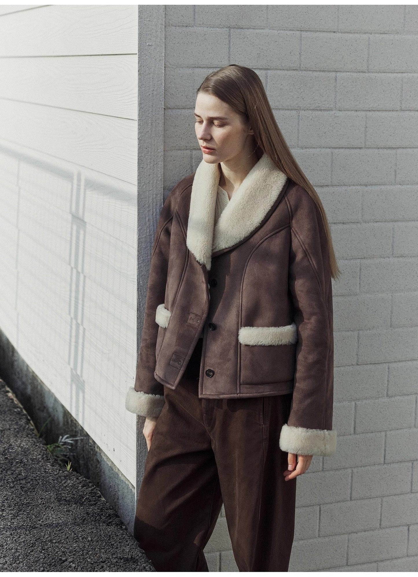 Abrigo corto de lana premium con cuello contraste – Elegancia y calidez Women's Fashion - Women's Clothing - Jackets & Coats - Real Fur | Zulter VIP