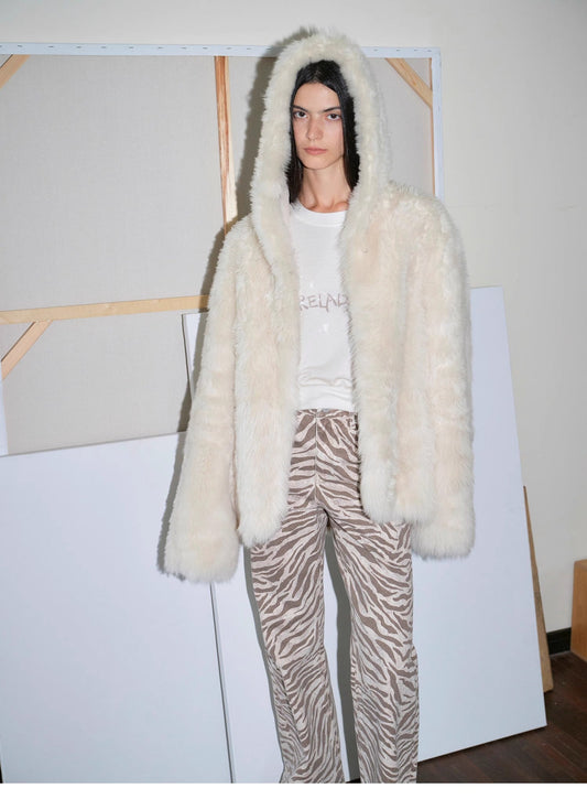 Abrigo de Piel de Oveja Toscana “Nieve Invernal” – Capucha Premium y Silueta Relajada Women's Fashion - Women's Clothing - Jackets & Coats - Real Fur | Zulter VIP .