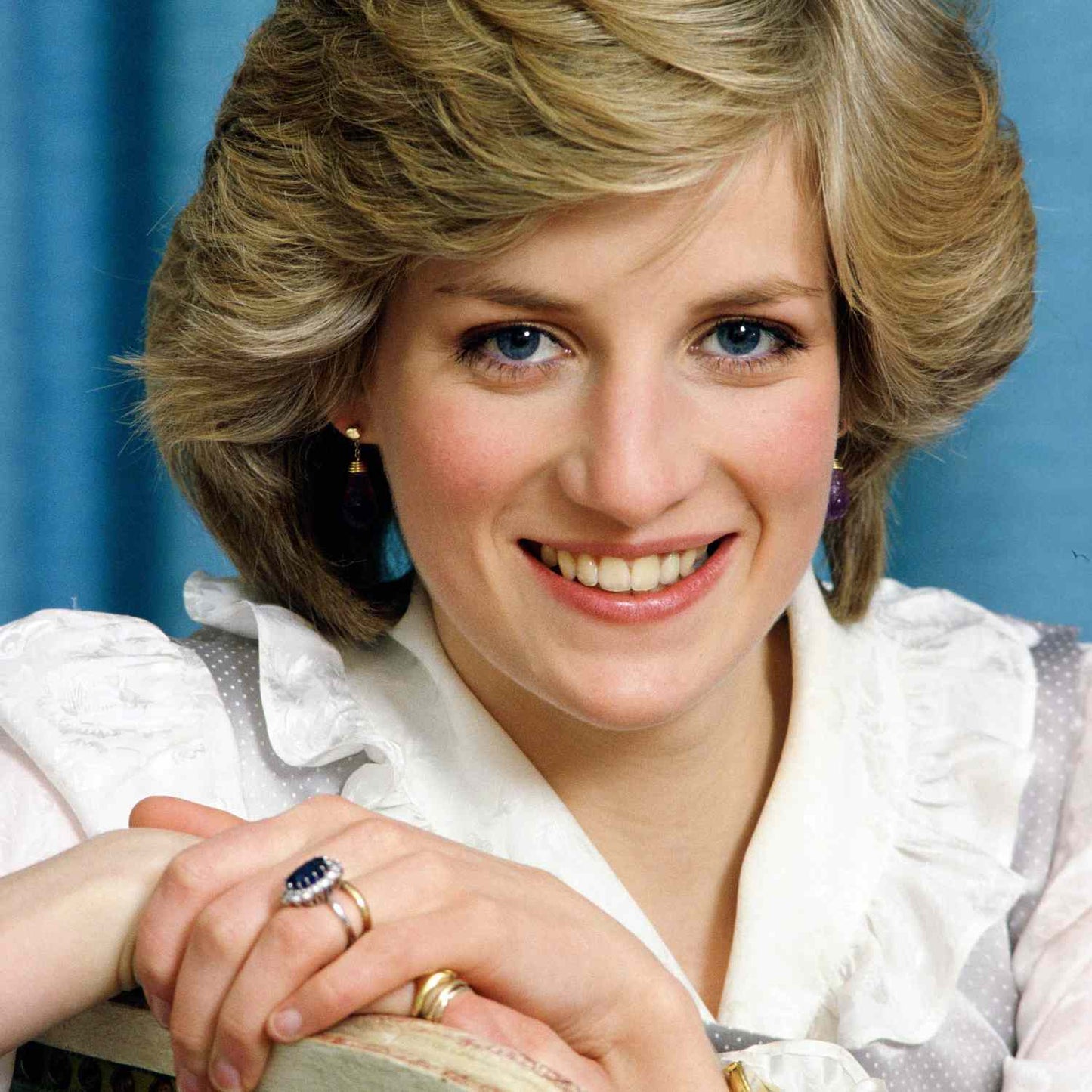 Anillo Inspirado en la Princesa Diana | Zafiro Oval de 2,30 ct y Halo de Diamantes Cultivados | Certificación AGI | Oro Blanco 14K Jewelry & Accessories - Rings | Zulter VIP
