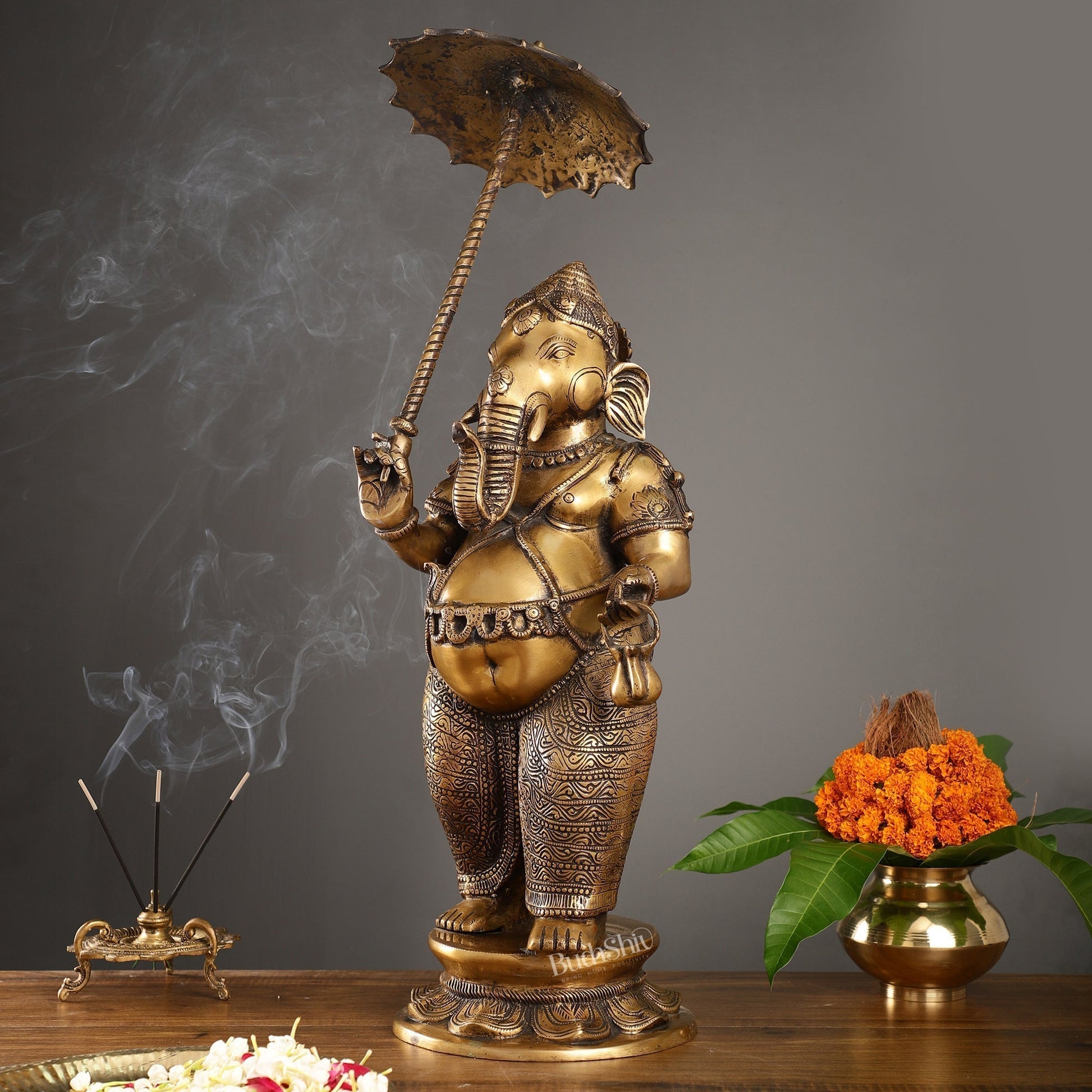 Escultura de Ganesha en Latón Quemado — Sabiduría, Belleza y Energía Sagrada Home & Garden - Home Decor - Figurines & Miniatures | Zulter VIP