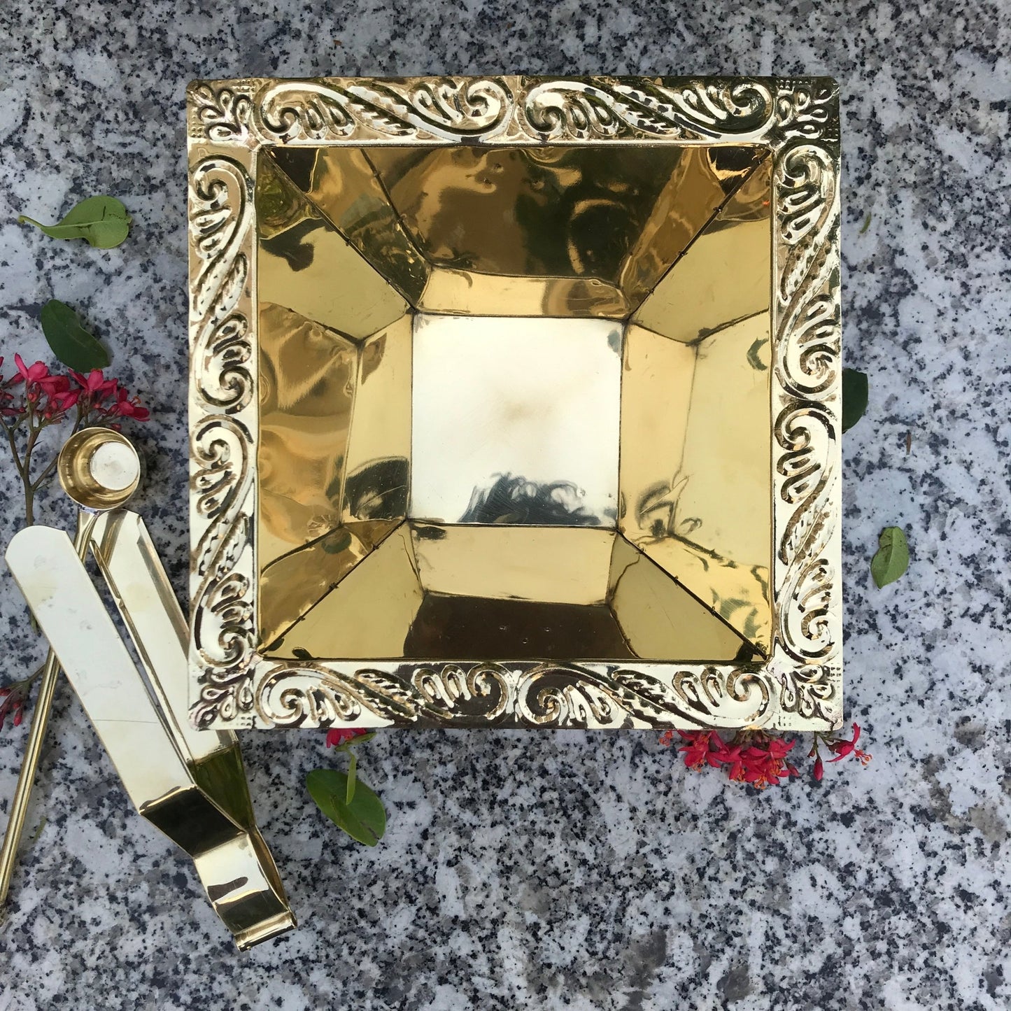 Juego Ritual de Latón Artesanal — Pureza, Fuego y Tradición Espiritual Home & Garden - Home Decor - Incense & Incense Burners | Zulter VIP