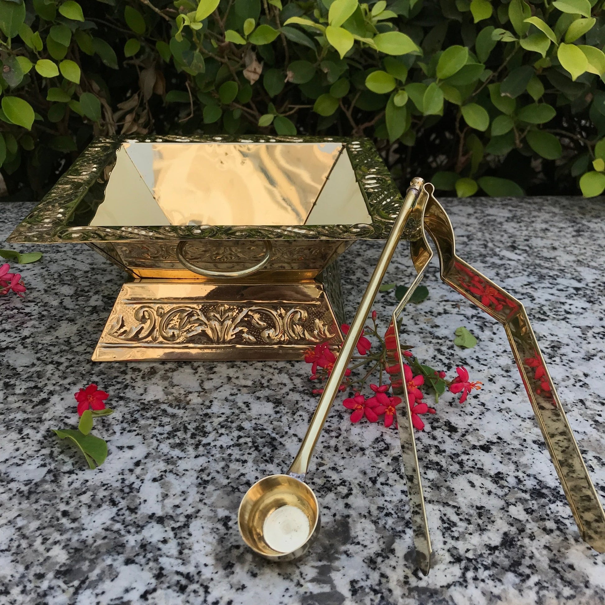 Juego Ritual de Latón Artesanal — Pureza, Fuego y Tradición Espiritual Home & Garden - Home Decor - Incense & Incense Burners | Zulter VIP