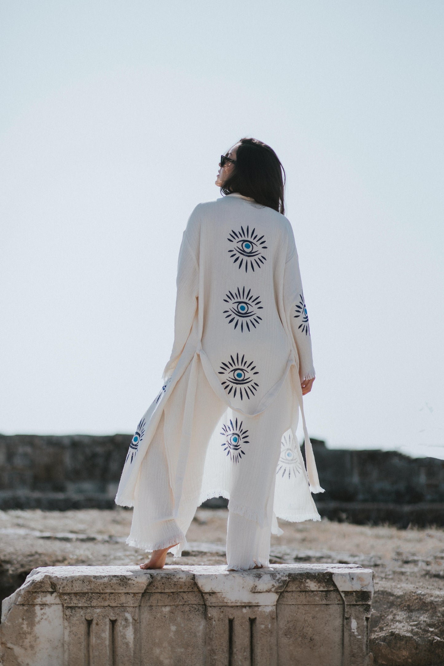 Handcrafted organic cotton bathrobe with solar print - Natural Elegance