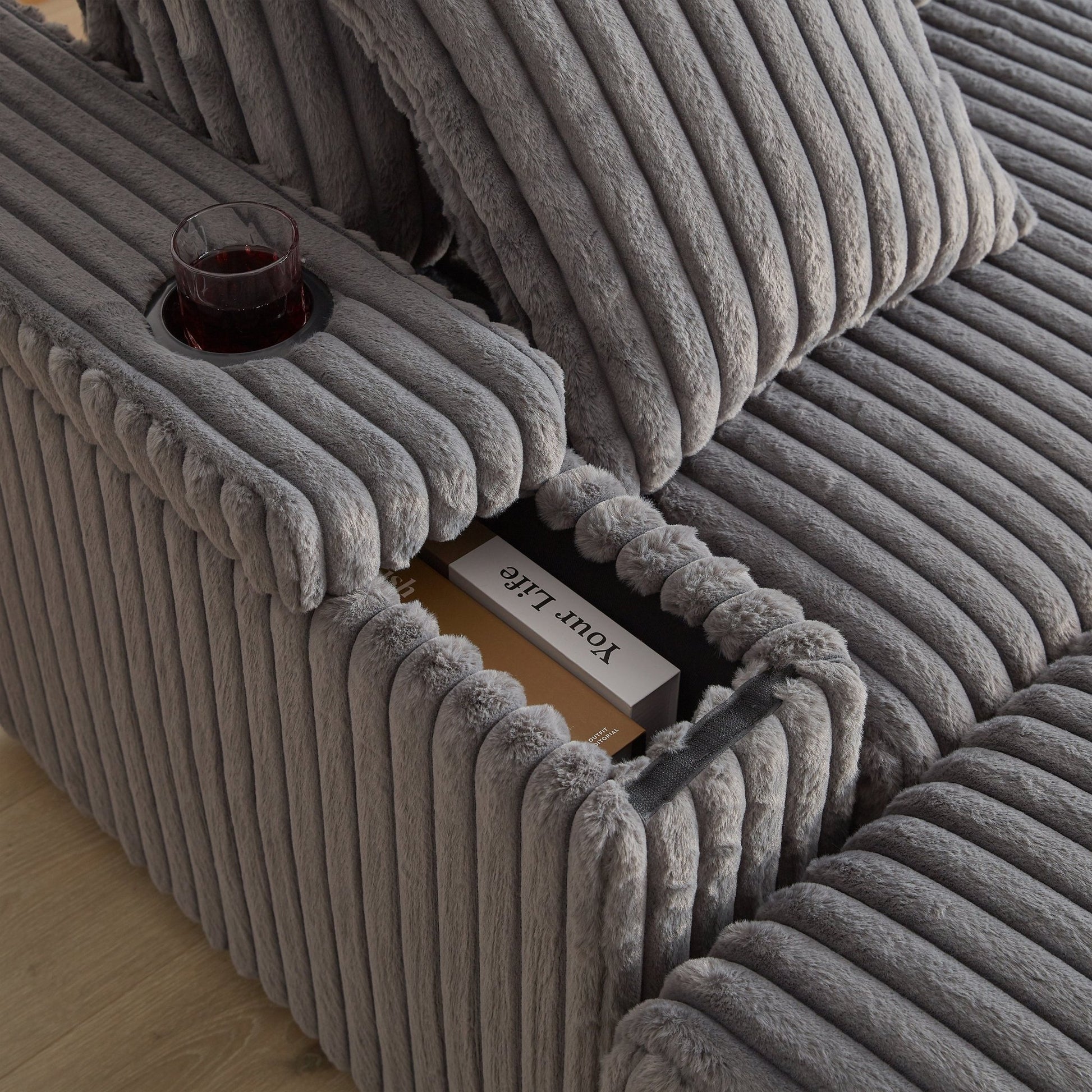 Sofá de pana 3 plazas con cojines y otomana – Estilo moderno Home & Garden - Furniture - Home Furniture | Zulter VIP