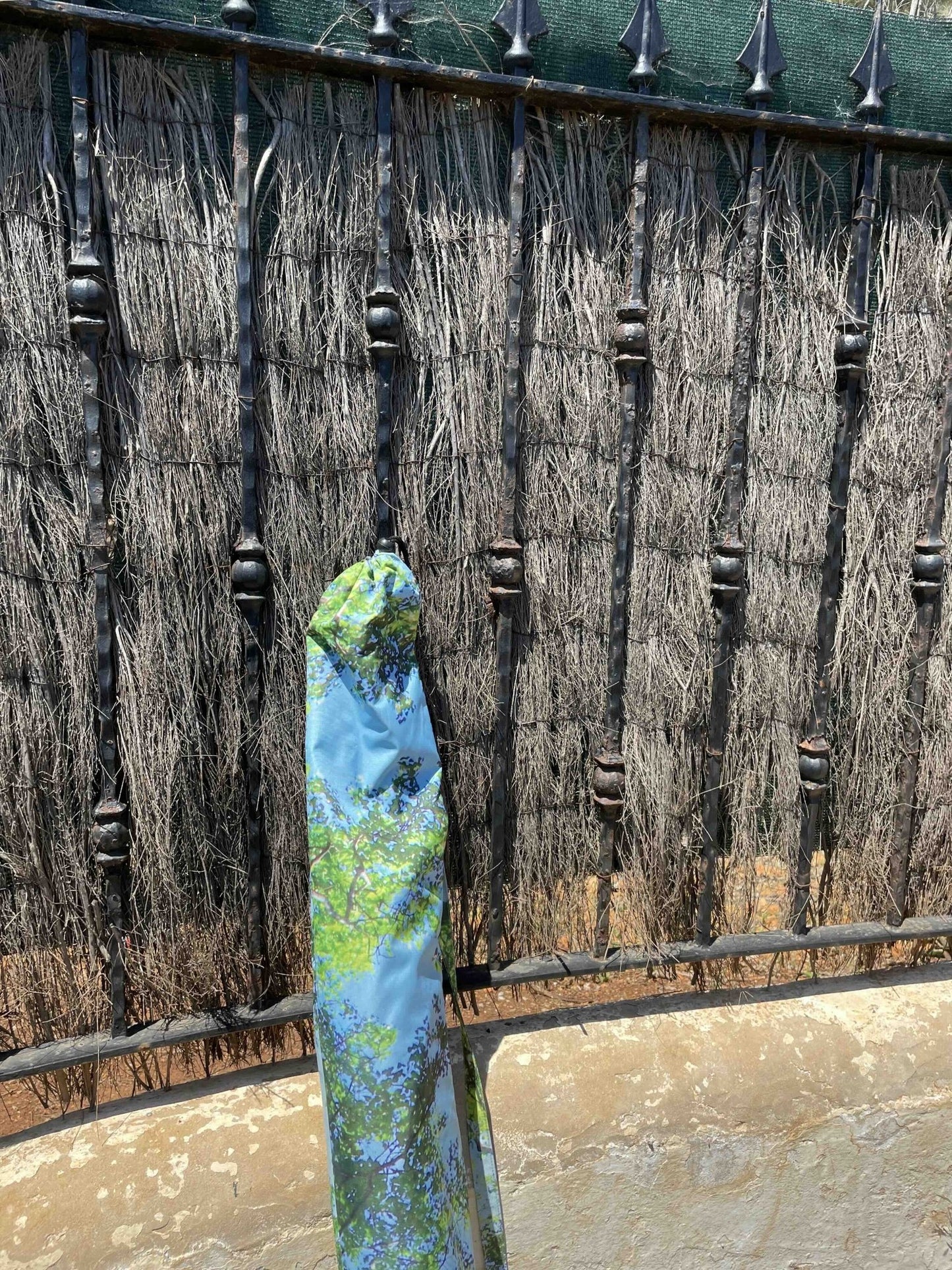 Sombrilla premium para terraza y playa — Elegancia natural para tus días de sol Home & Garden - Furniture - Outdoor Furniture - Patio Umbrellas & Bases | Zulter VIP .