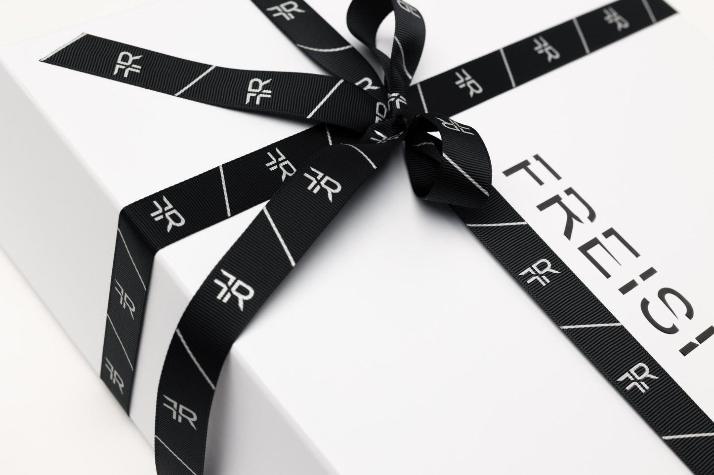 Suéter Exclusivo FREISI Jacquard – Estilo, confort y distinción Men's Fashion - Men's Clothing - Sweaters | Zulter VIP