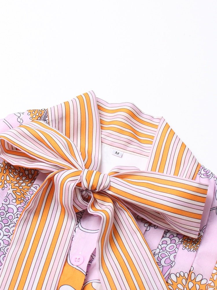 Vestido mini de lujo con estampado vintage y cuello lazo – Edición exclusiva Women's Fashion - Women's Clothing - Dress - Long - Sleeve Dress | Zulter VIP