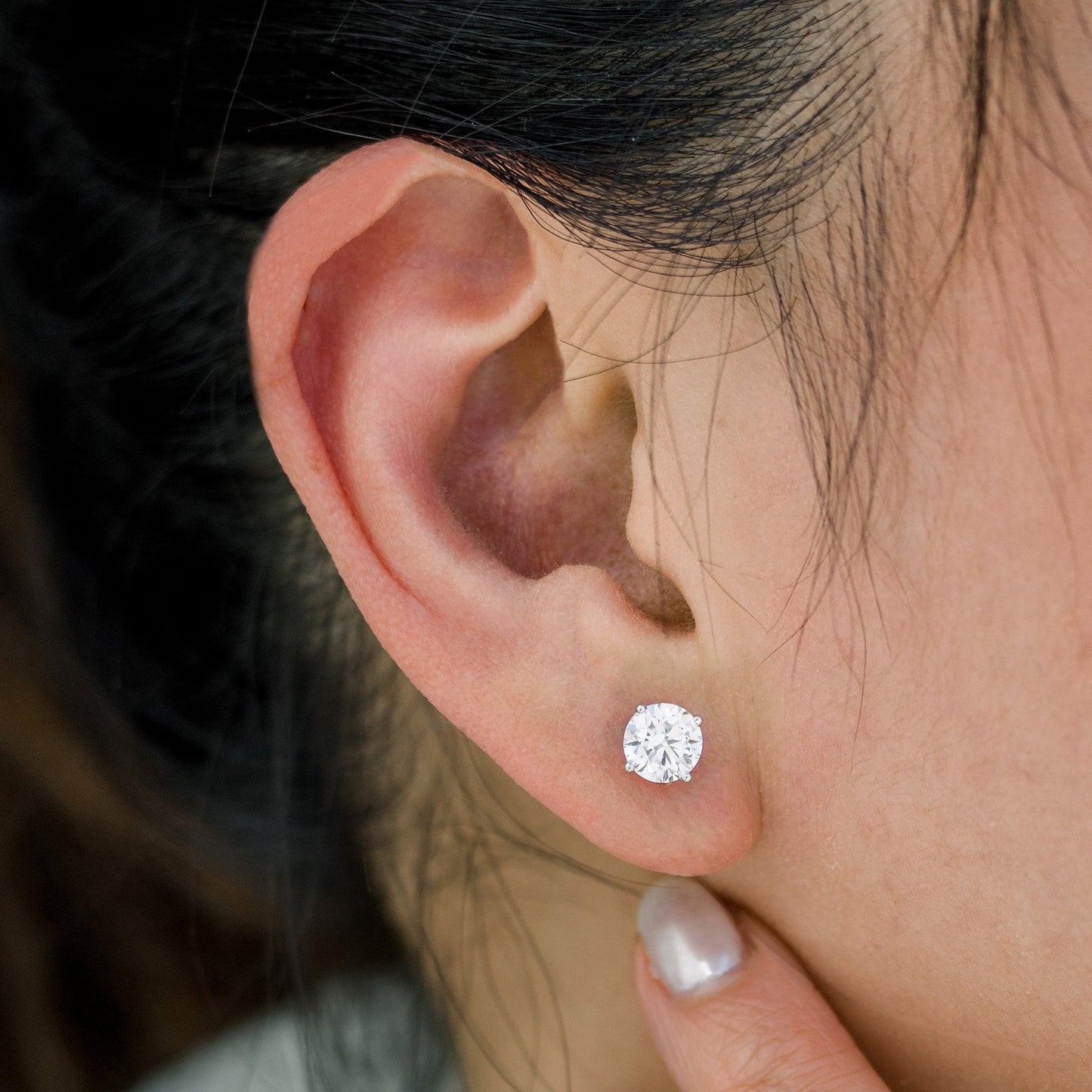 "Boucles d'oreilles éternelles en diamant - 2,50 carats en or blanc 14k, luxe et brillance infinis".