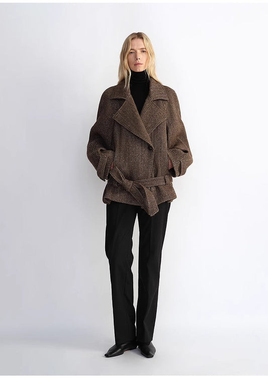 Exklusiver italienischer Mantel "Warm Cocoon" aus Schurwolle und Leinen - Cocoon-Schnitt, Fischgrätenmuster, Haute Couture