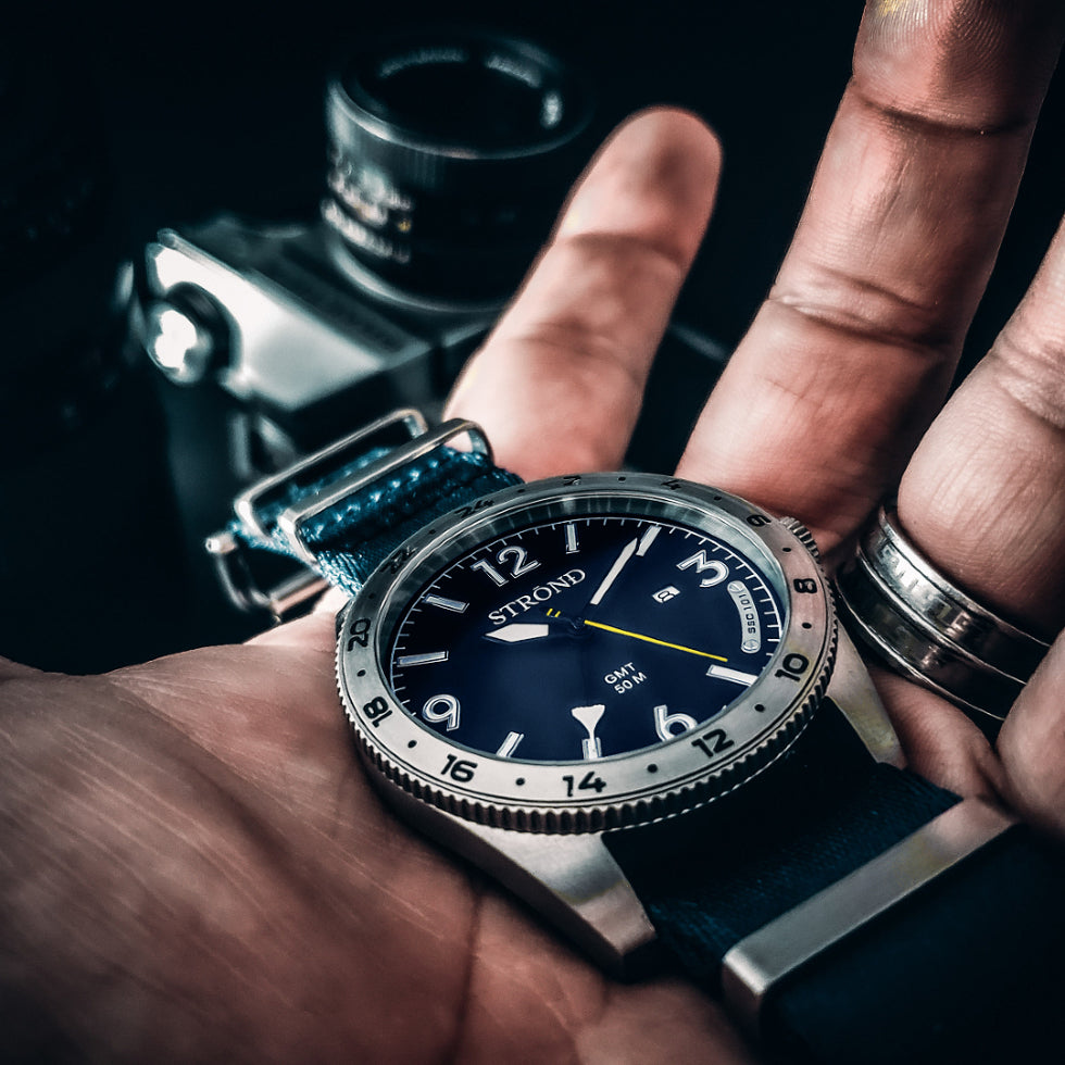 STROND SSC-101 GMT - 316L Stahl, blaues 24h-Zifferblatt und Saphirglas (limitierte Auflage)