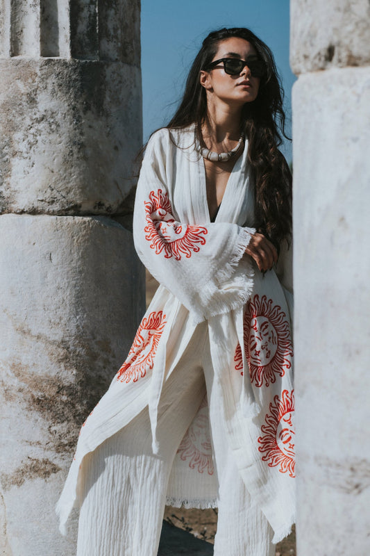 Peignoir en coton biologique fait main avec impression solaire - Elégance naturelle