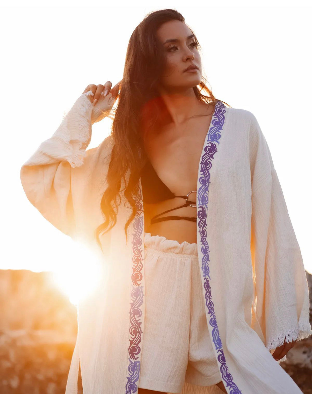 Peignoir en coton biologique fait main avec impression solaire - Elégance naturelle