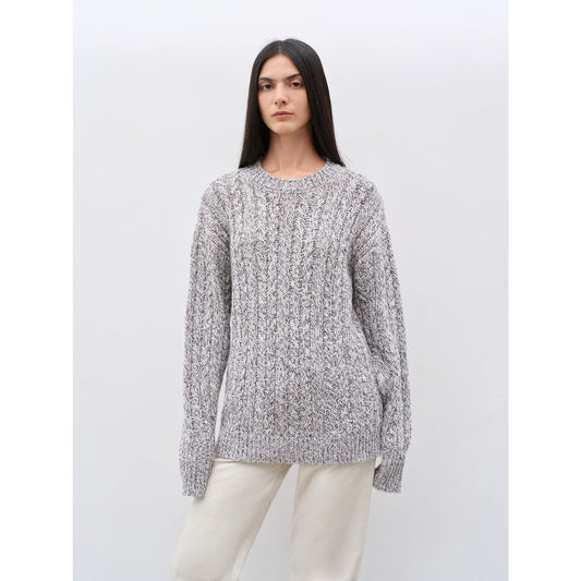 Suéter holgado de lana premium cuello redondo – Calidez y estilo natural
