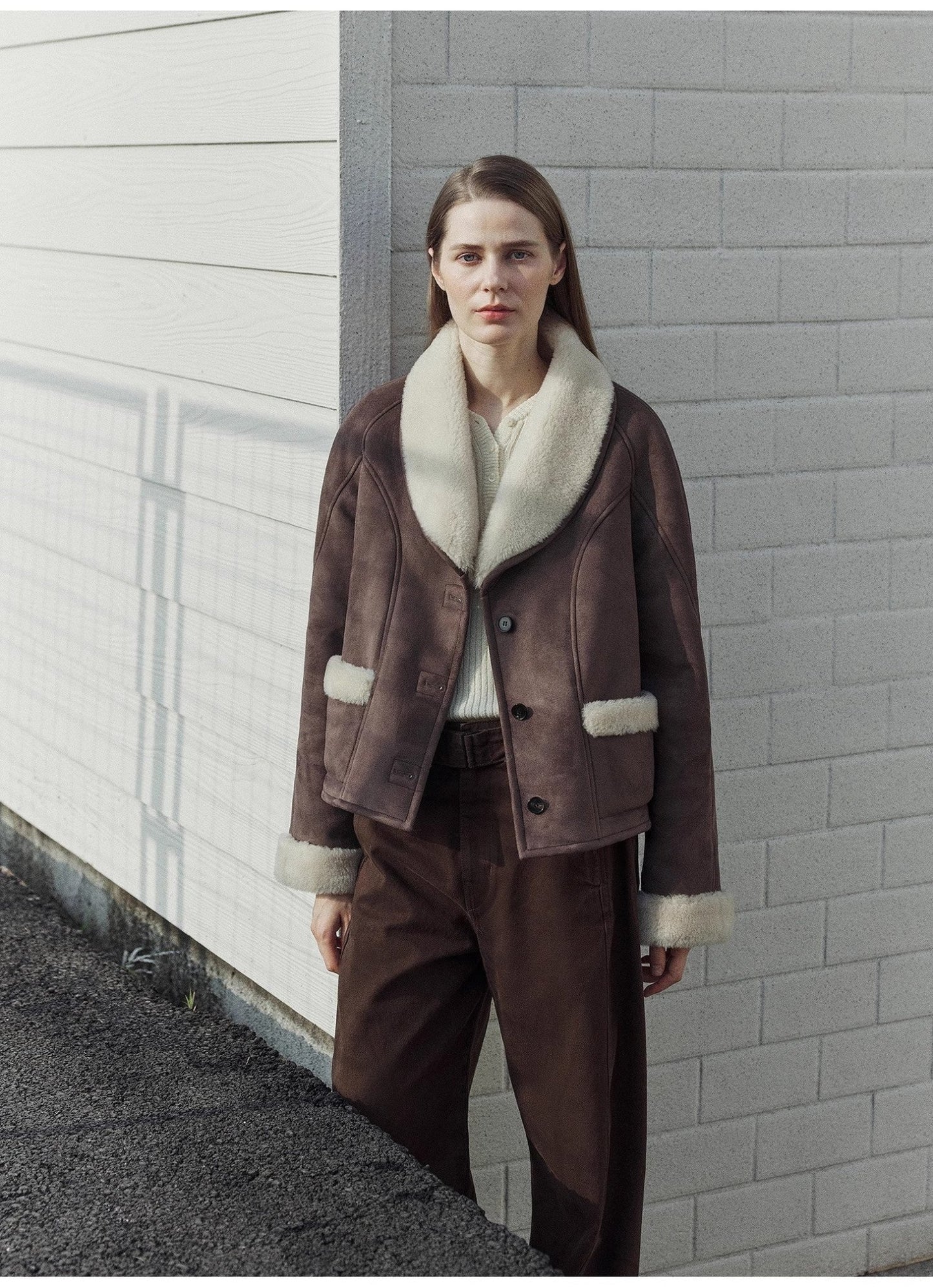 Abrigo corto de lana premium con cuello contraste – Elegancia y calidez Women's Fashion - Women's Clothing - Jackets & Coats - Real Fur | Zulter VIP