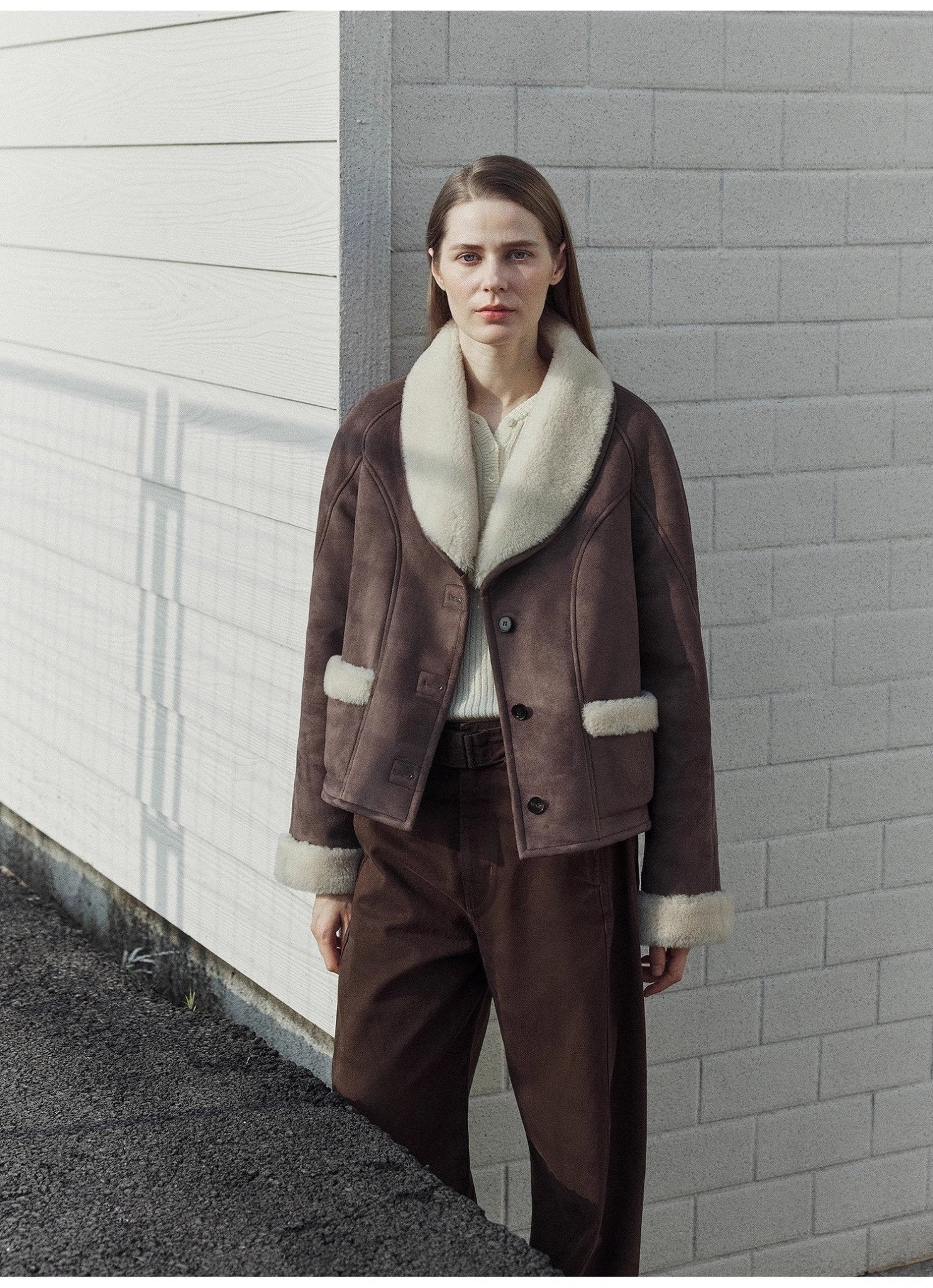 Abrigo corto de lana premium con cuello contraste – Elegancia y calidez Women's Fashion - Women's Clothing - Jackets & Coats - Real Fur | Zulter VIP