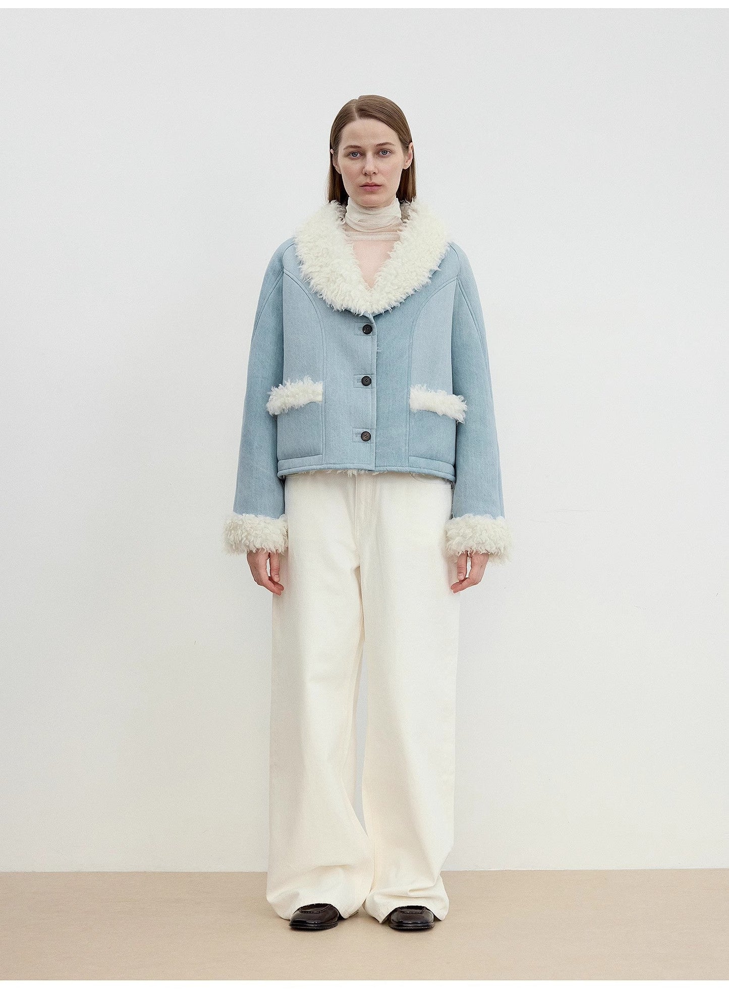 Abrigo corto de lana premium con cuello contraste – Elegancia y calidez Women's Fashion - Women's Clothing - Jackets & Coats - Real Fur | Zulter VIP