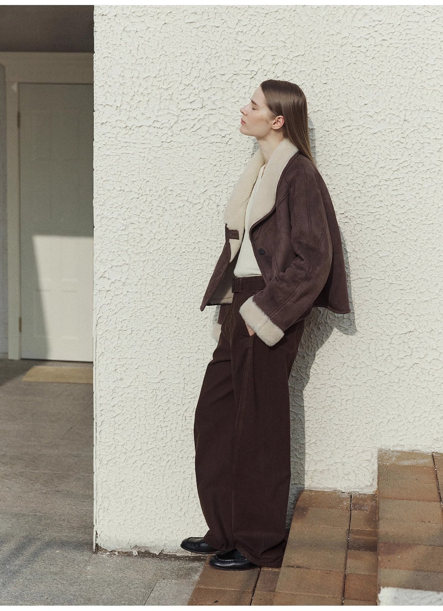 Abrigo corto de lana premium con cuello contraste – Elegancia y calidez Women's Fashion - Women's Clothing - Jackets & Coats - Real Fur | Zulter VIP