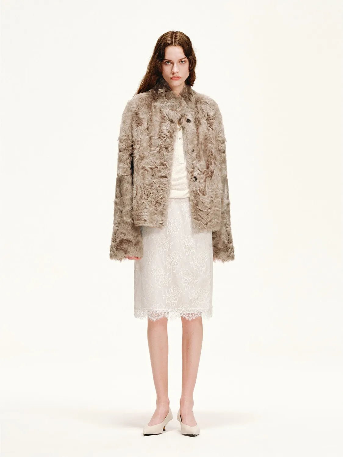 Abrigo Corto de Piel de Oveja Natural Young Hu para Mujer Firelady Fur – Cuello Alto y Textura Ondulada Women's Fashion - Women's Clothing - Jackets & Coats - Real Fur | Zulter VIP .