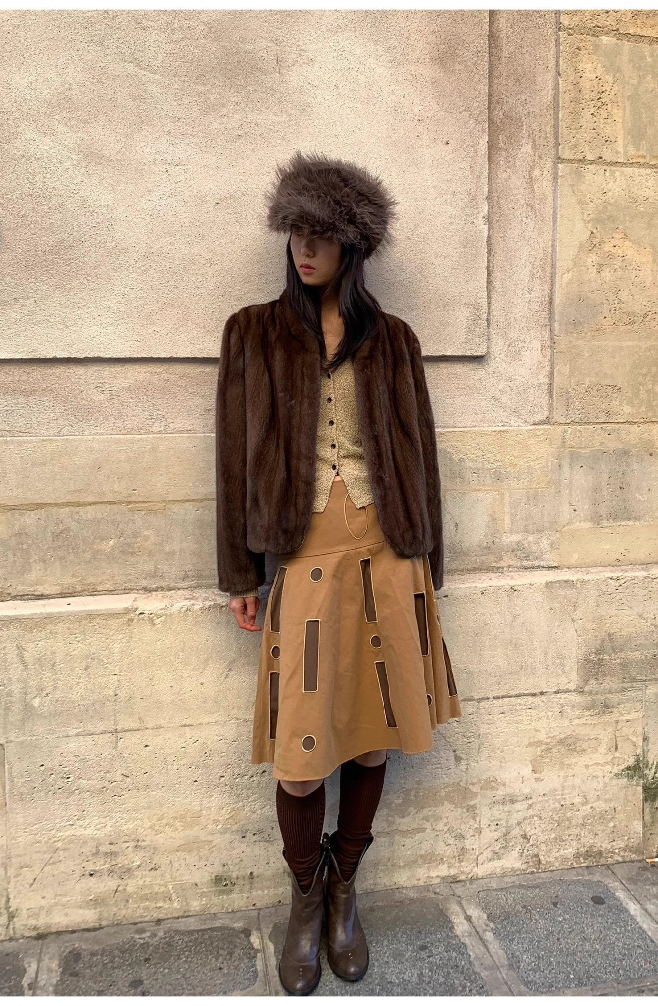 Abrigo corto de piel premium con cuello alto y acabado café cálido Women's Fashion - Women's Clothing - Jackets & Coats - Real Fur | Zulter VIP .