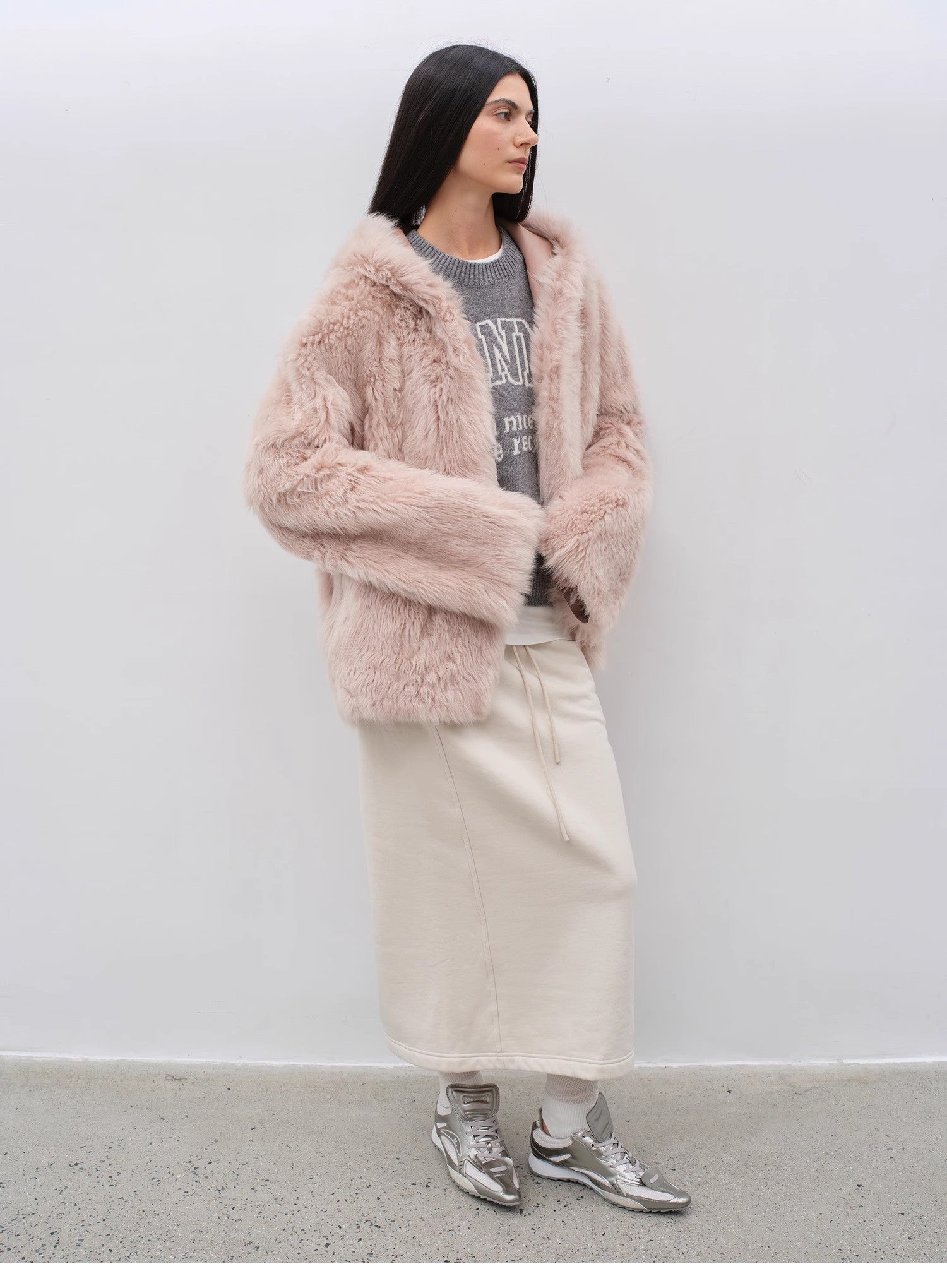 Abrigo de Piel de Oveja Toscana “Nieve Invernal” – Capucha Premium y Silueta Relajada Women's Fashion - Women's Clothing - Jackets & Coats - Real Fur | Zulter VIP .