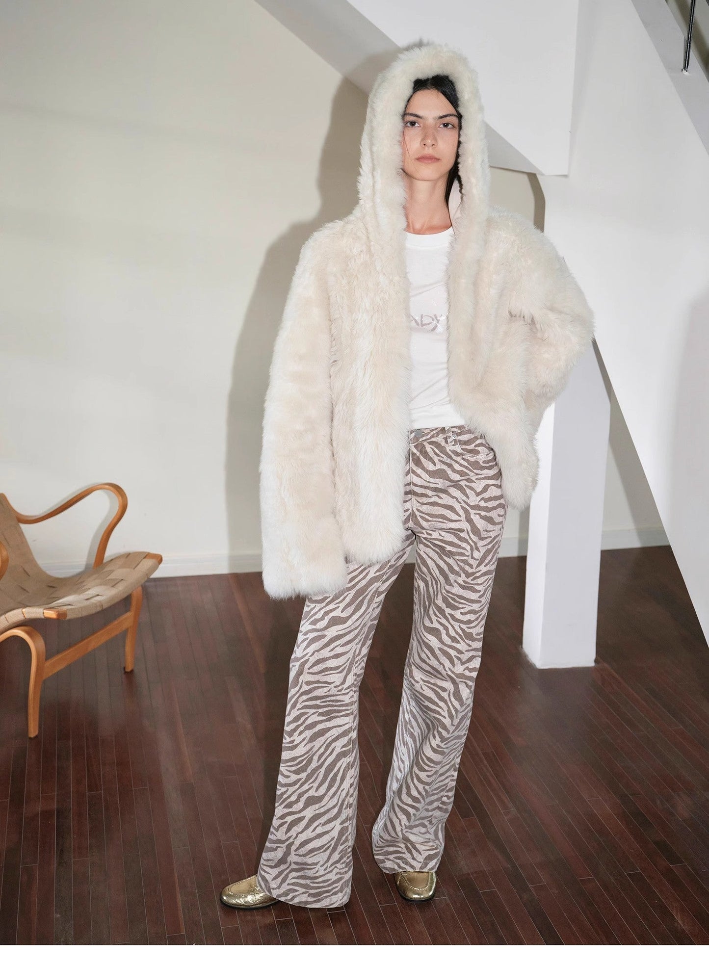 Abrigo de Piel de Oveja Toscana “Nieve Invernal” – Capucha Premium y Silueta Relajada Women's Fashion - Women's Clothing - Jackets & Coats - Real Fur | Zulter VIP .