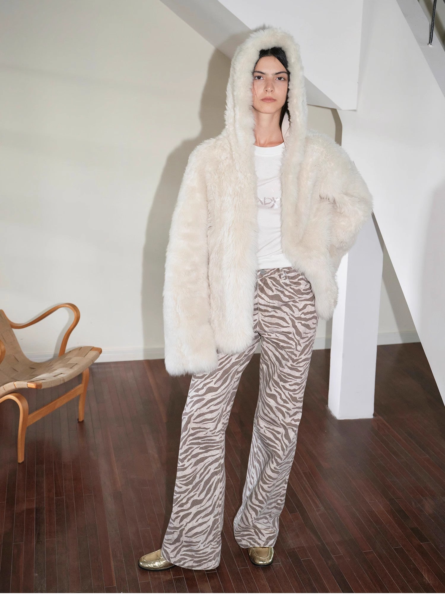 Abrigo de Piel de Oveja Toscana “Nieve Invernal” – Capucha Premium y Silueta Relajada Women's Fashion - Women's Clothing - Jackets & Coats - Real Fur | Zulter VIP .