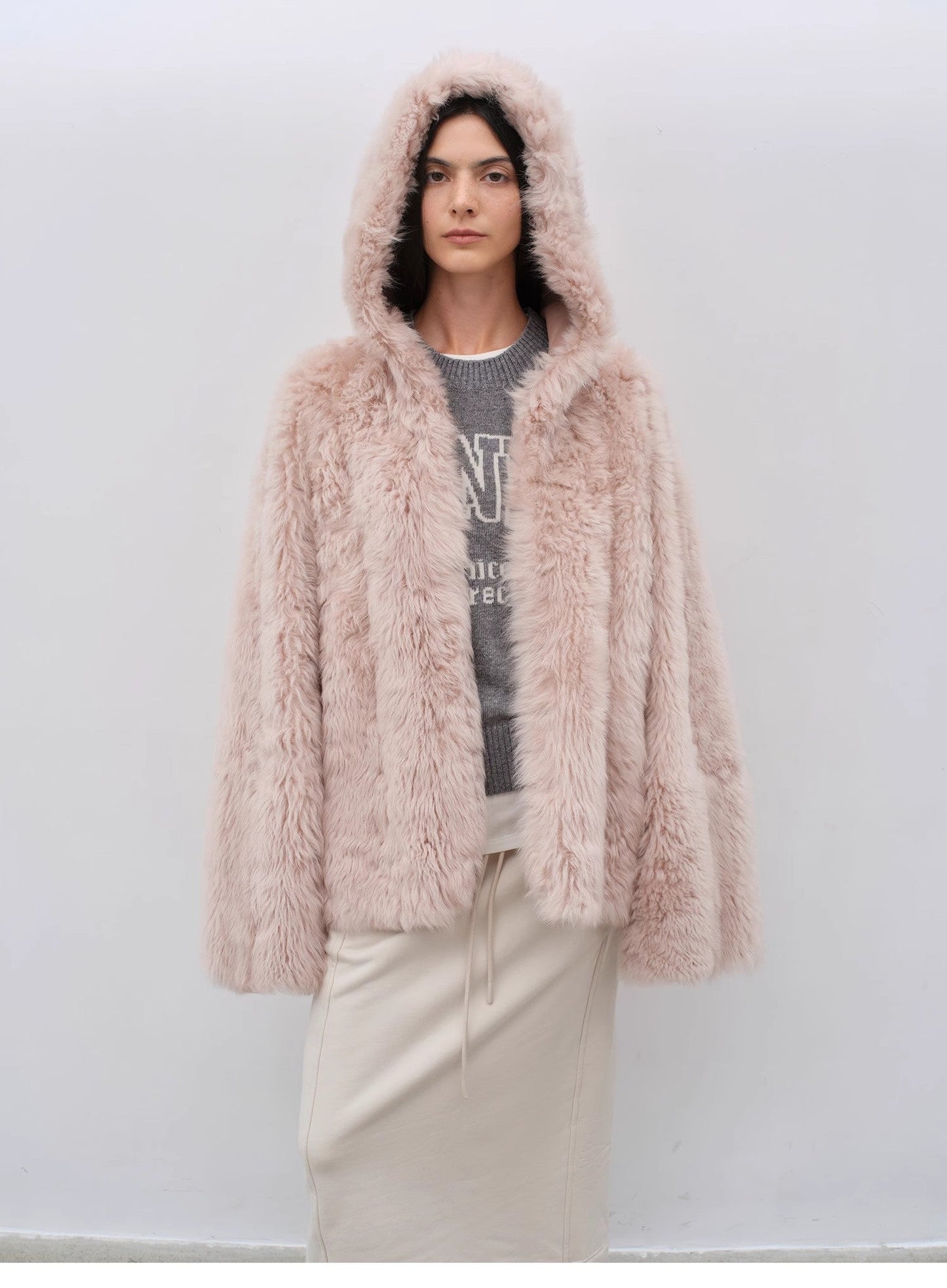 Abrigo de Piel de Oveja Toscana “Nieve Invernal” – Capucha Premium y Silueta Relajada Women's Fashion - Women's Clothing - Jackets & Coats - Real Fur | Zulter VIP .