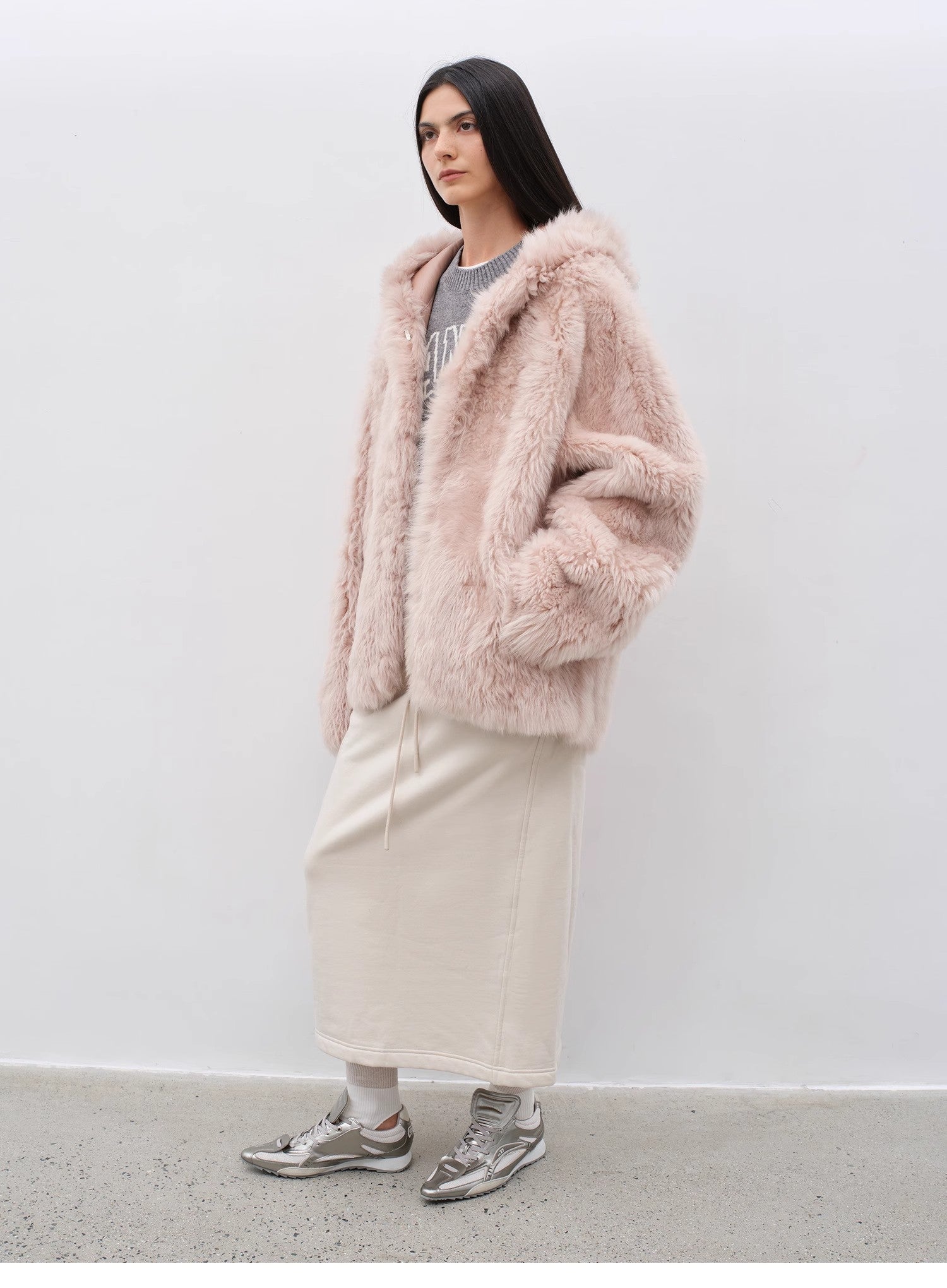 Abrigo de Piel de Oveja Toscana “Nieve Invernal” – Capucha Premium y Silueta Relajada Women's Fashion - Women's Clothing - Jackets & Coats - Real Fur | Zulter VIP .