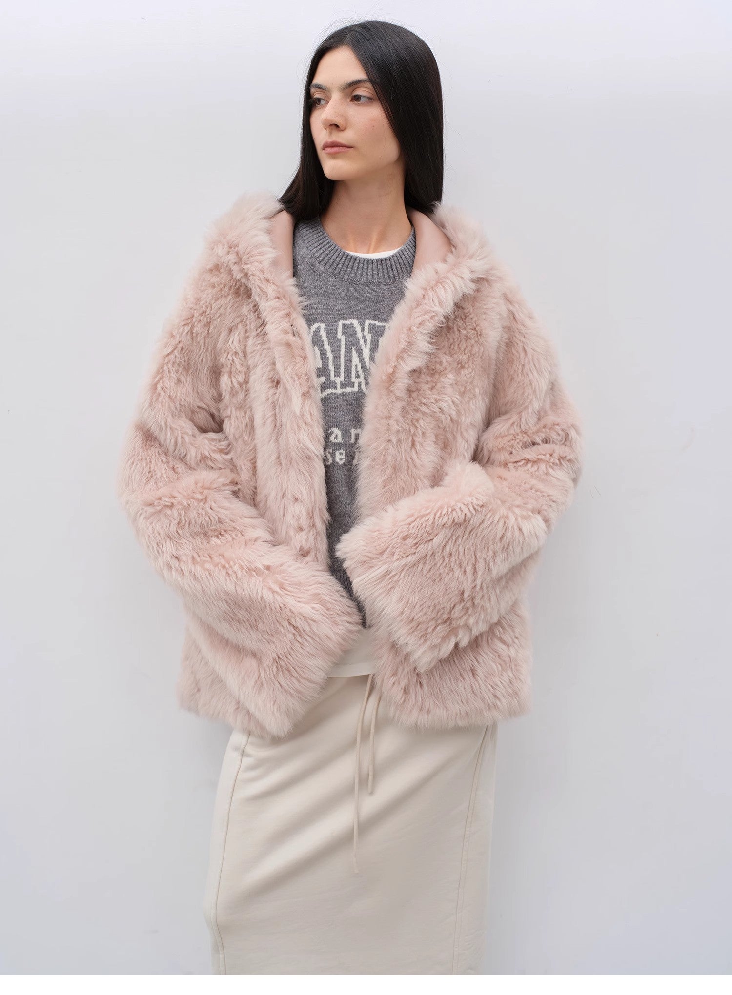 Abrigo de Piel de Oveja Toscana “Nieve Invernal” – Capucha Premium y Silueta Relajada Women's Fashion - Women's Clothing - Jackets & Coats - Real Fur | Zulter VIP .