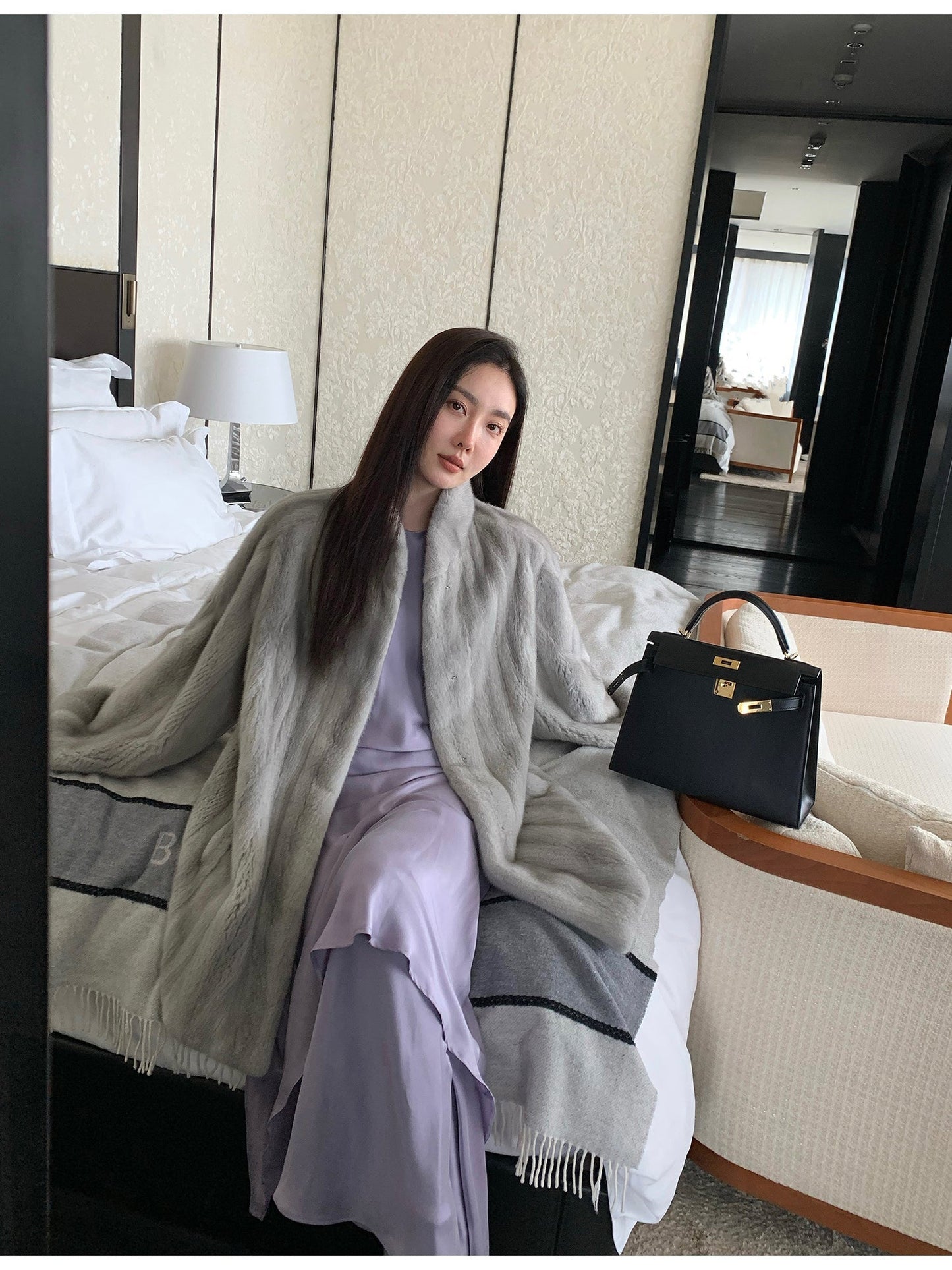 Abrigo de piel suave de longitud media con cuello alto y acabado natural Women's Fashion - Women's Clothing - Jackets & Coats - Real Fur | Zulter VIP .