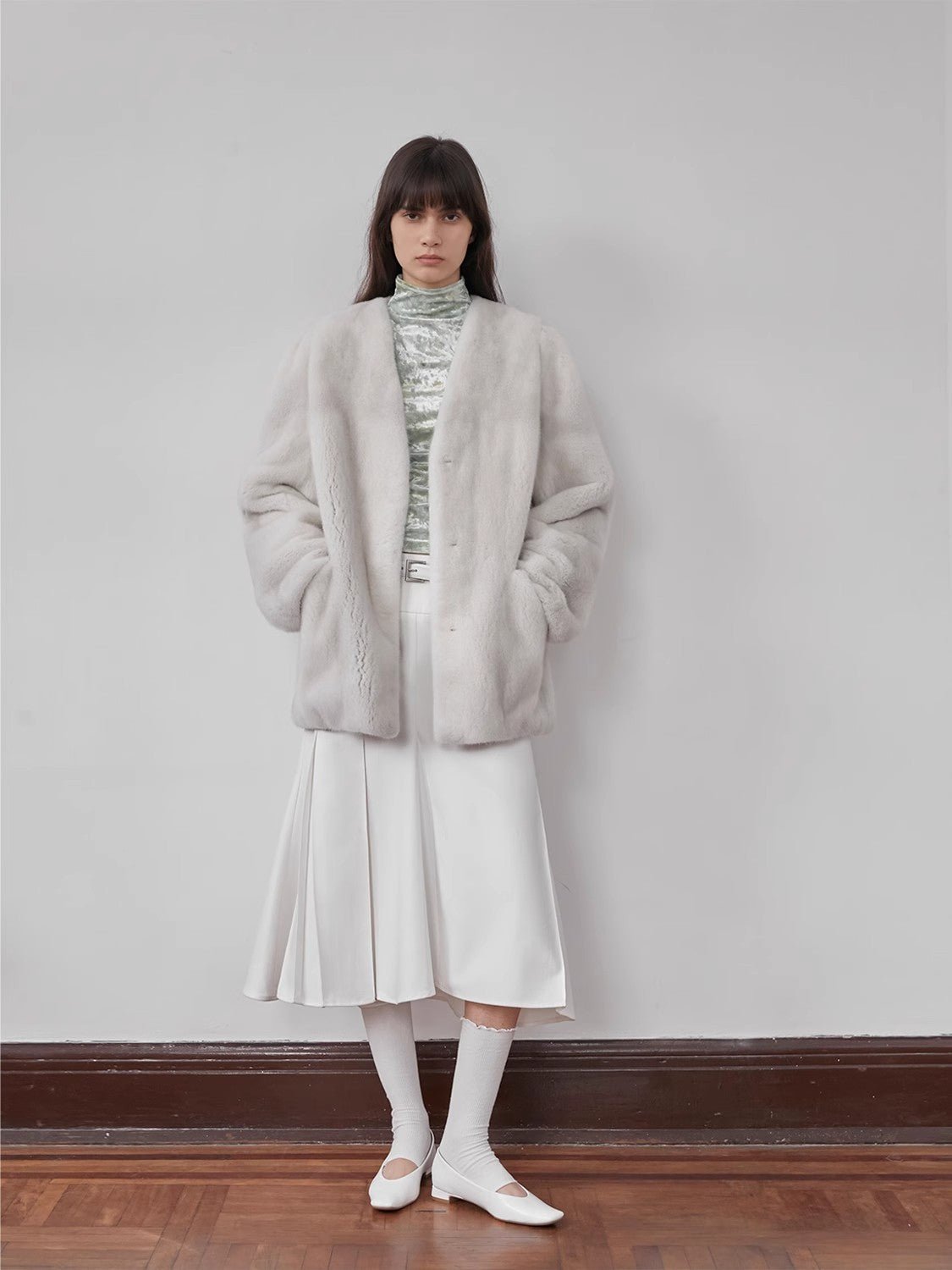 Abrigo de Visón de Color Raro – Edición Coleccionable Premium Women's Fashion - Women's Clothing - Jackets & Coats - Real Fur | Zulter VIP .