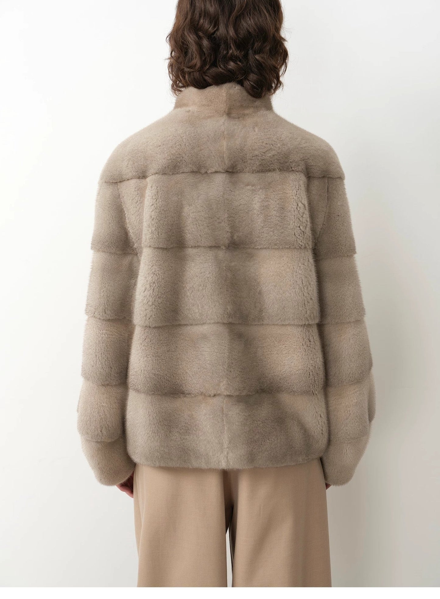 Abrigo de Visón Natural con Cuello Alto – Edición Exclusiva Women's Fashion - Women's Clothing - Jackets & Coats - Real Fur | Zulter VIP .