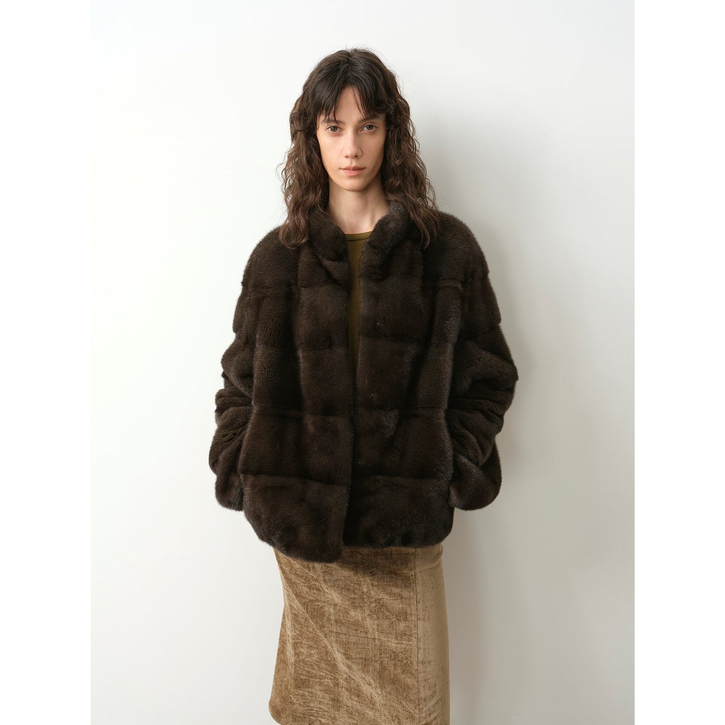 Abrigo de Visón Natural con Cuello Alto – Edición Exclusiva Women's Fashion - Women's Clothing - Jackets & Coats - Real Fur | Zulter VIP .