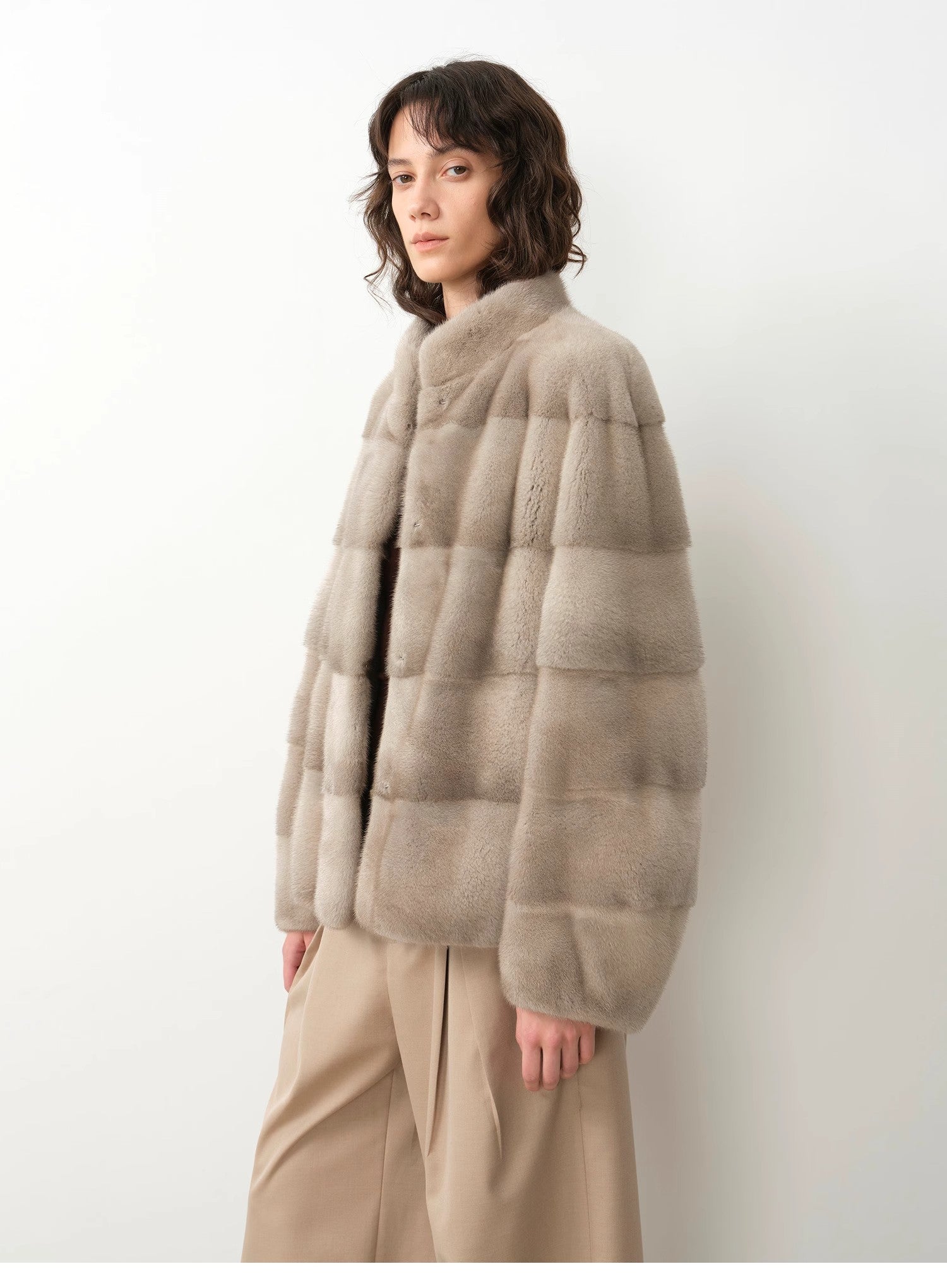 Abrigo de Visón Natural con Cuello Alto – Edición Exclusiva Women's Fashion - Women's Clothing - Jackets & Coats - Real Fur | Zulter VIP .