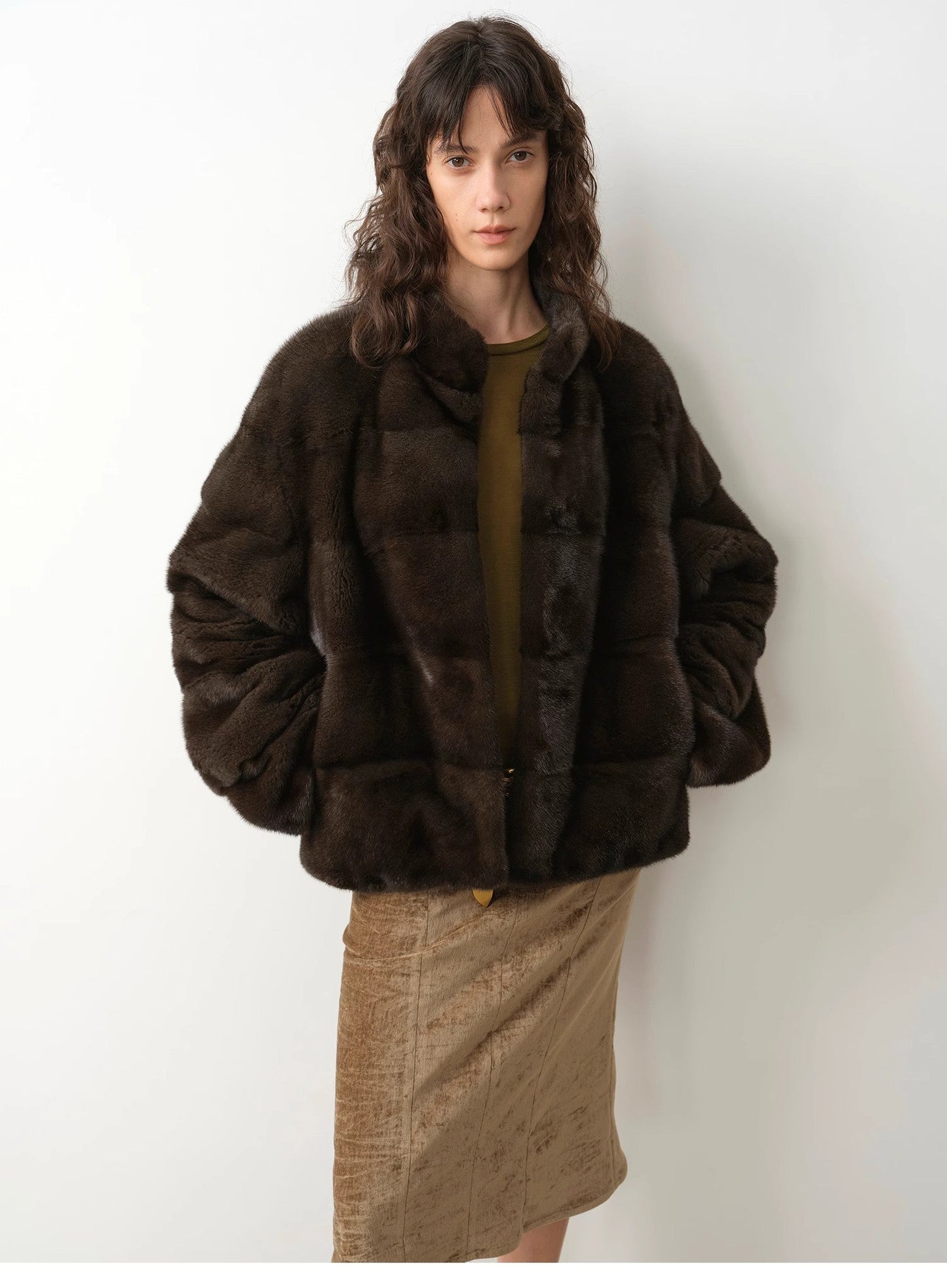Abrigo de Visón Natural con Cuello Alto – Edición Exclusiva Women's Fashion - Women's Clothing - Jackets & Coats - Real Fur | Zulter VIP .