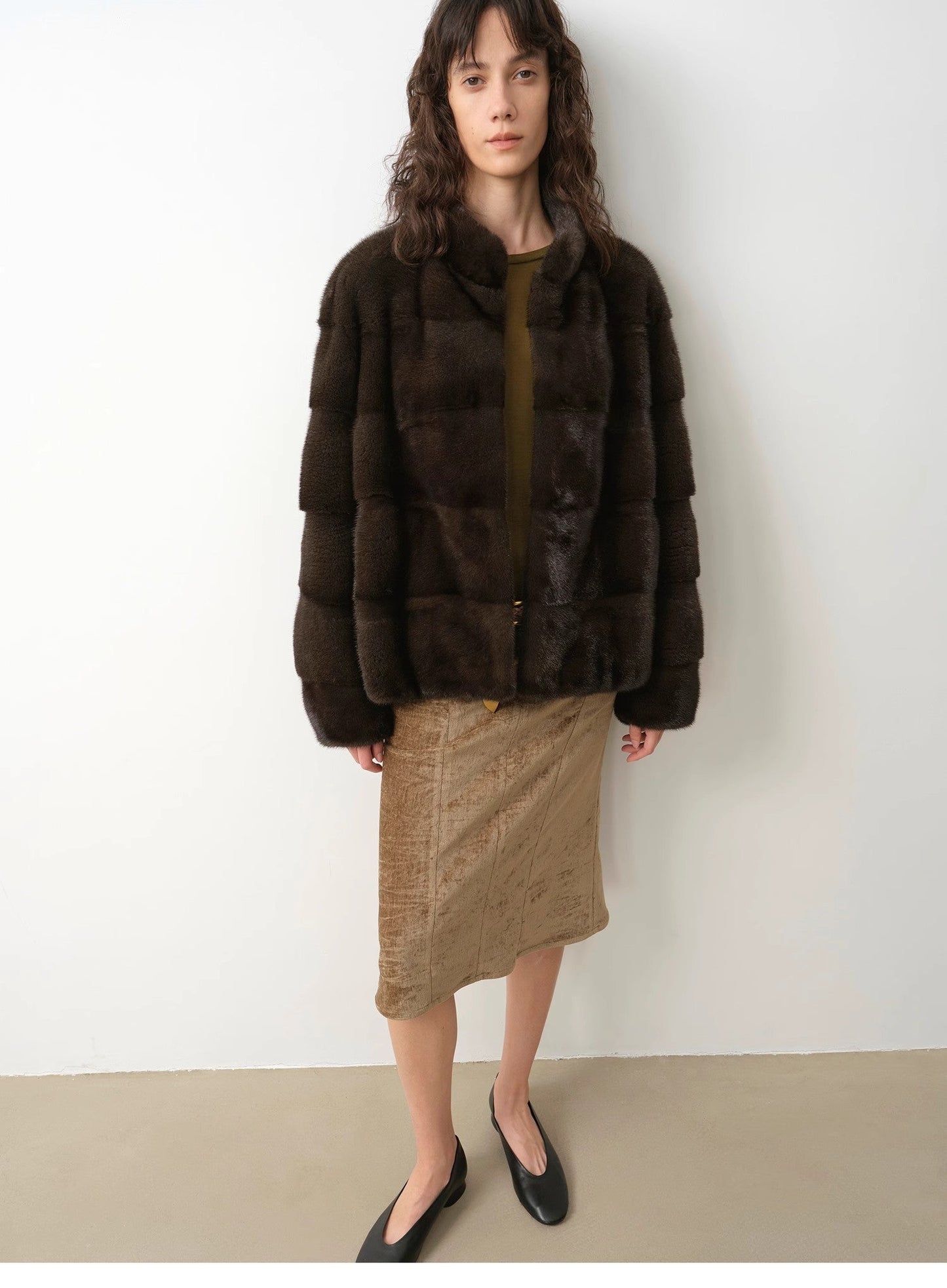 Abrigo de Visón Natural con Cuello Alto – Edición Exclusiva Women's Fashion - Women's Clothing - Jackets & Coats - Real Fur | Zulter VIP .