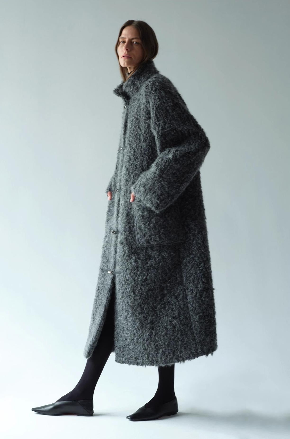 Abrigo Largo de Mohair y Lana Virgen — Suavidad, Calidez y Distinción Atemporal Women's Fashion - Women's Clothing - Jackets & Coats - Real Fur | Zulter VIP