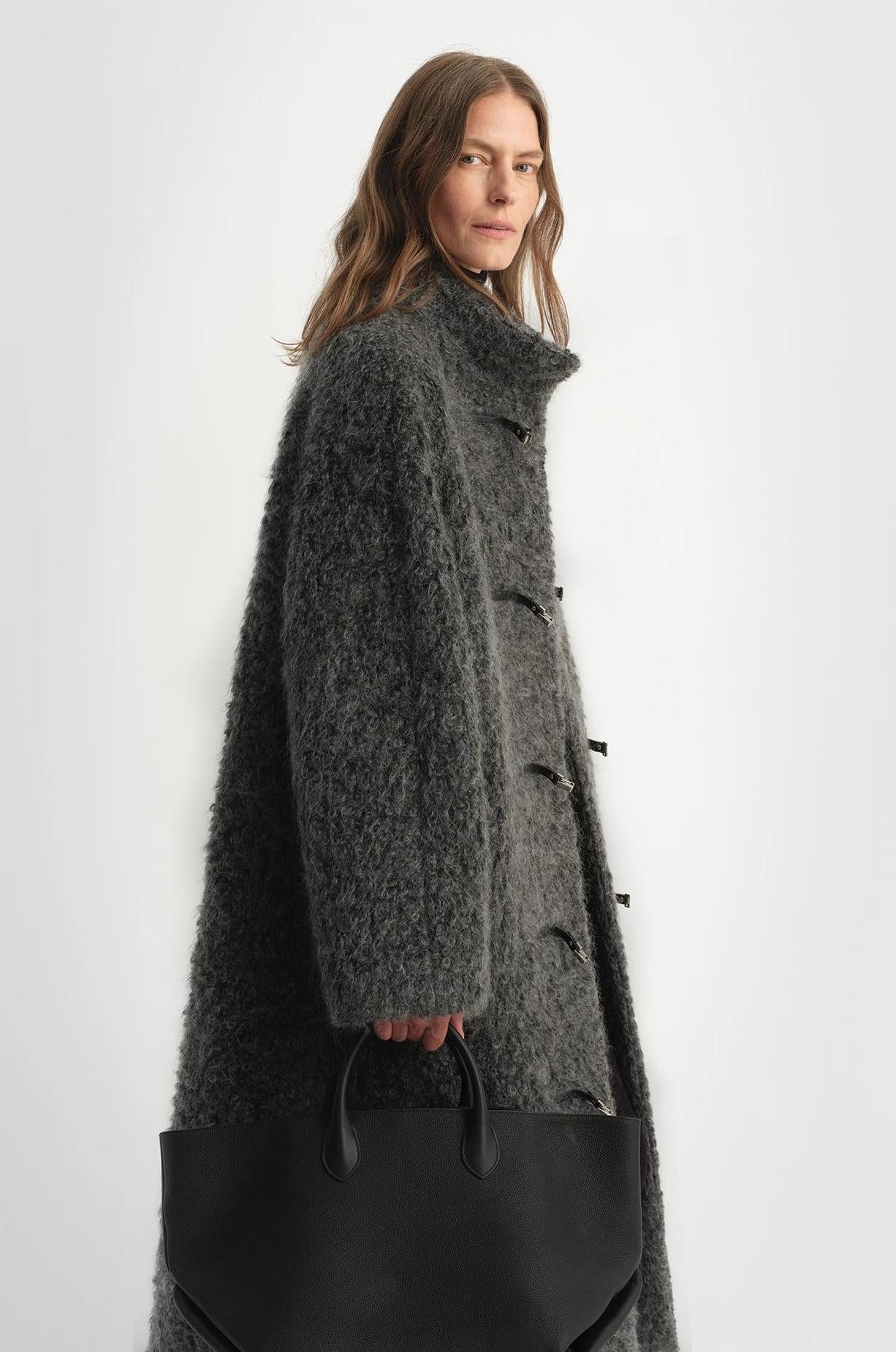 Abrigo Largo de Mohair y Lana Virgen — Suavidad, Calidez y Distinción Atemporal Women's Fashion - Women's Clothing - Jackets & Coats - Real Fur | Zulter VIP