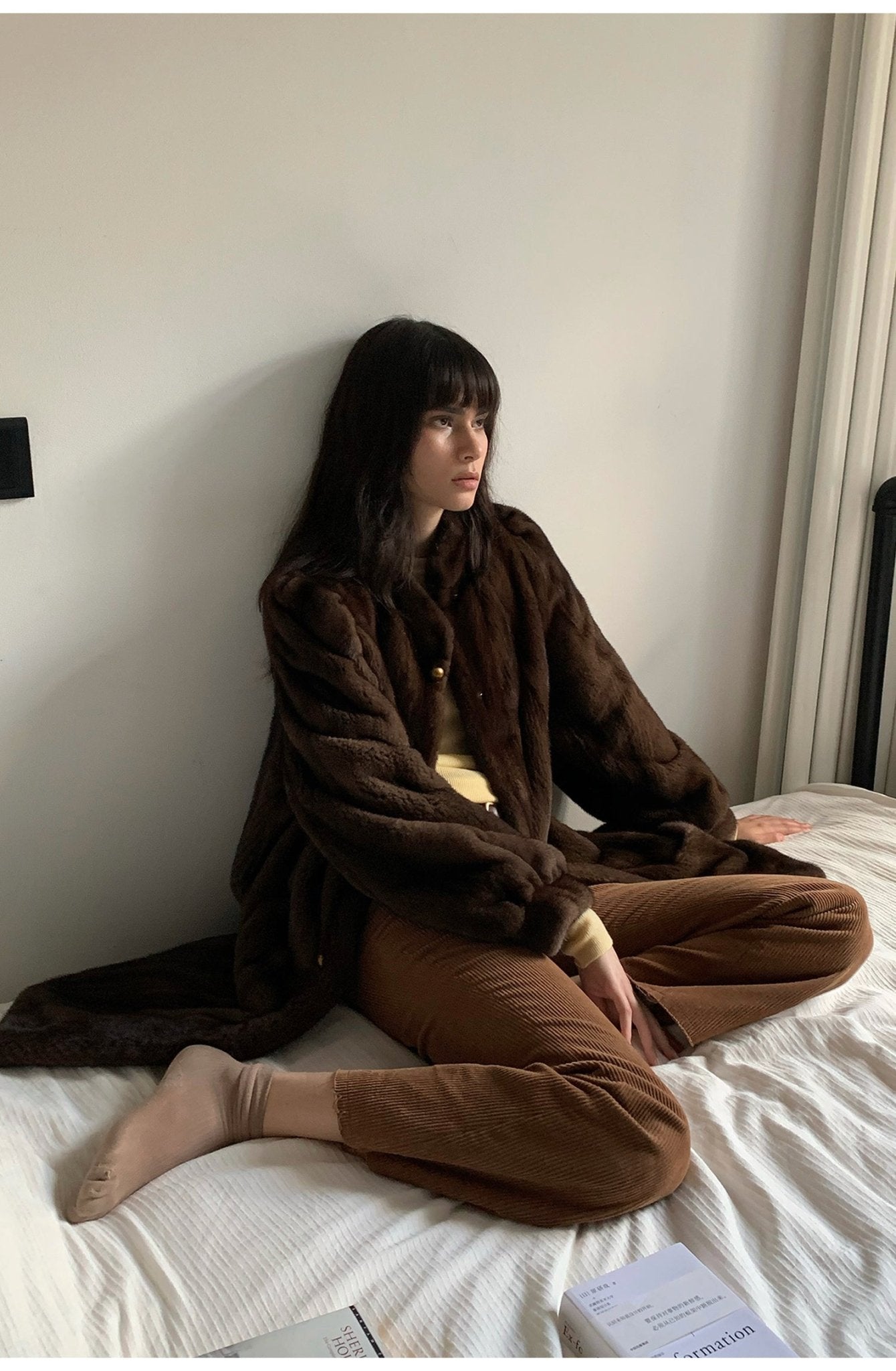 Abrigo Vintage de Piel Suave con Acabado Clásico Women's Fashion - Women's Clothing - Jackets & Coats - Real Fur | Zulter VIP .