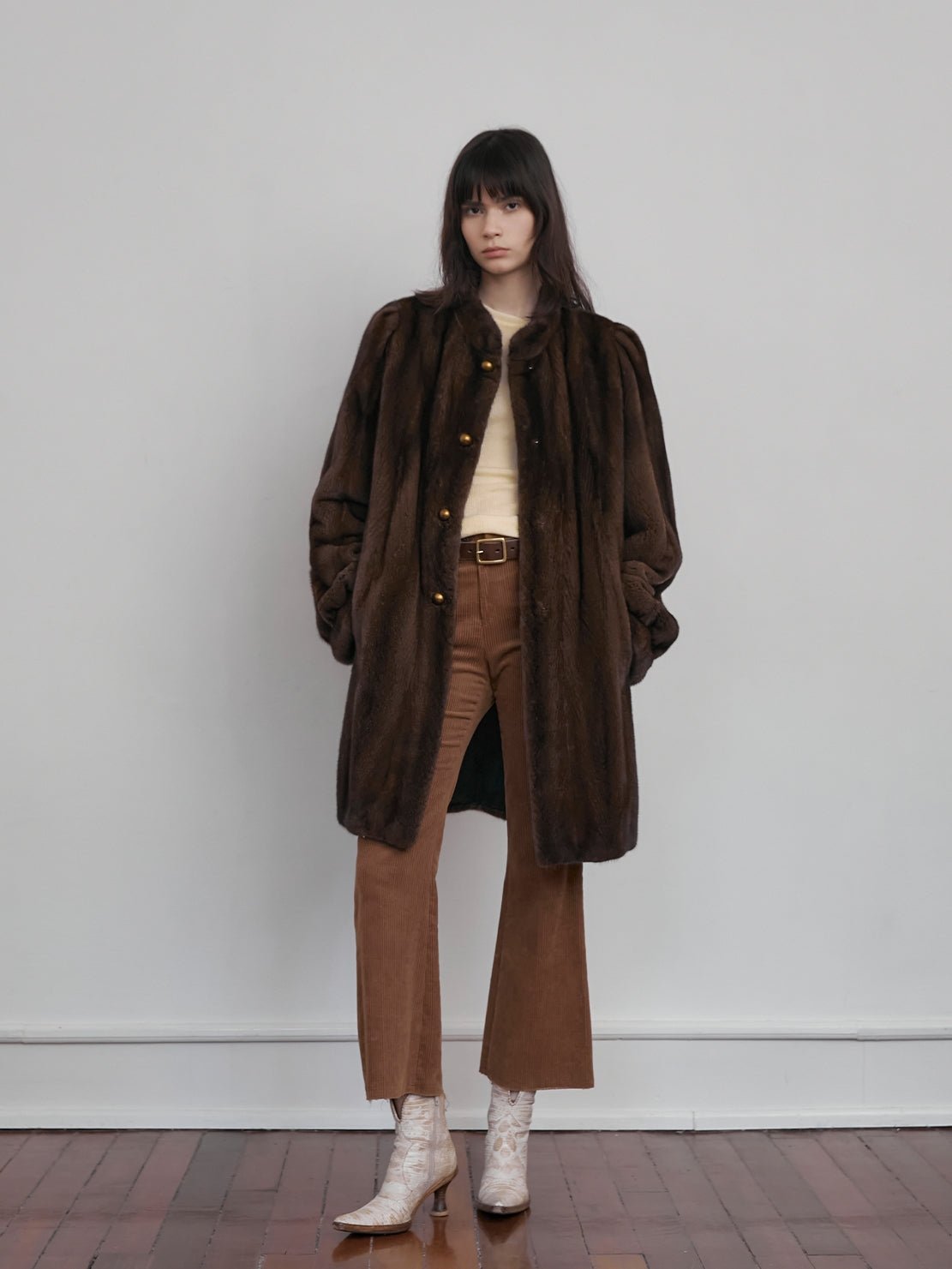 Abrigo Vintage de Piel Suave con Acabado Clásico Women's Fashion - Women's Clothing - Jackets & Coats - Real Fur | Zulter VIP .