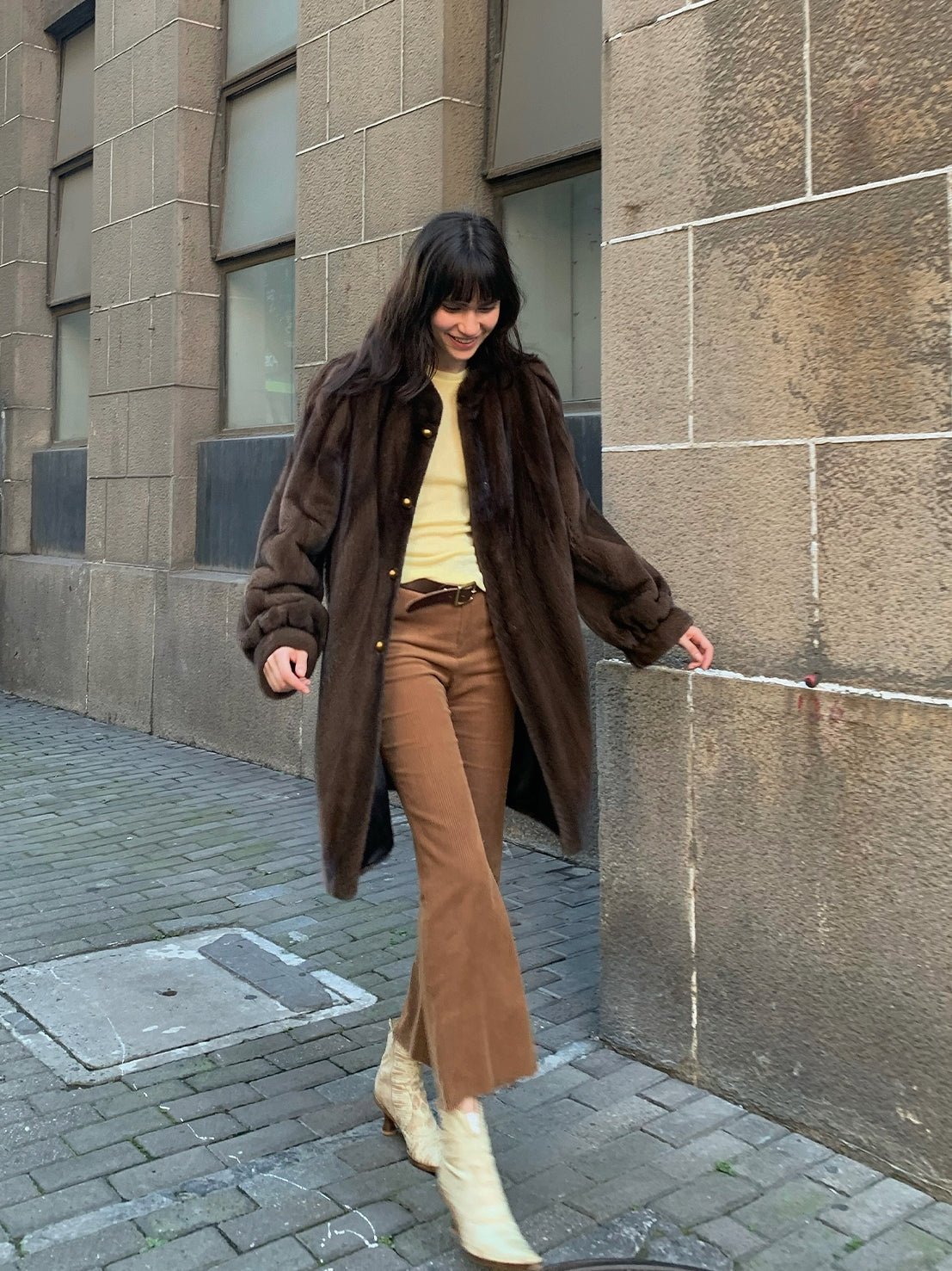 Abrigo Vintage de Piel Suave con Acabado Clásico Women's Fashion - Women's Clothing - Jackets & Coats - Real Fur | Zulter VIP .