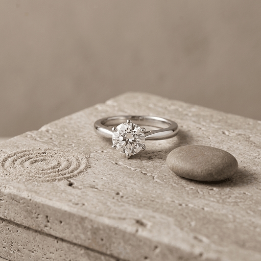 Anillo de compromiso solitario en oro blanco de 14K con diamante redondo certificado AGI (2 quilates) Jewelry & Accessories - Rings | Zulter VIP .