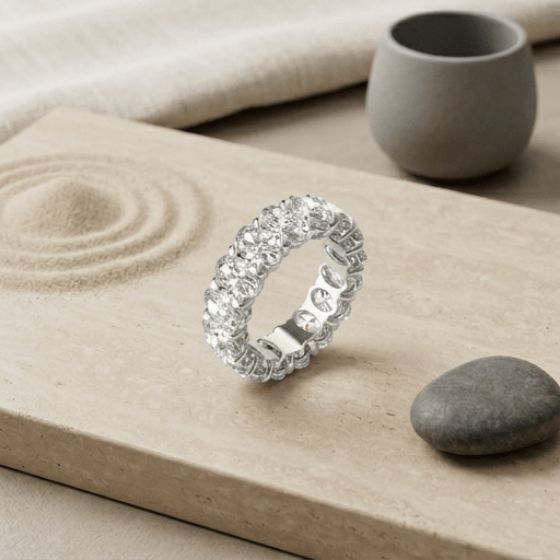 Anillo de eternidad en oro blanco con diamantes ovalados de alta pureza Jewelry & Accessories - Rings | Zulter VIP .