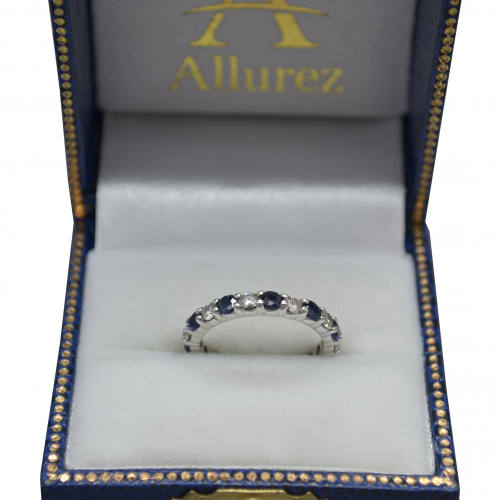 Anillo de eternidad exclusivo en oro blanco — Diamantes y zafiros que hablan de lujo puro Jewelry & Accessories - Rings | Zulter VIP .