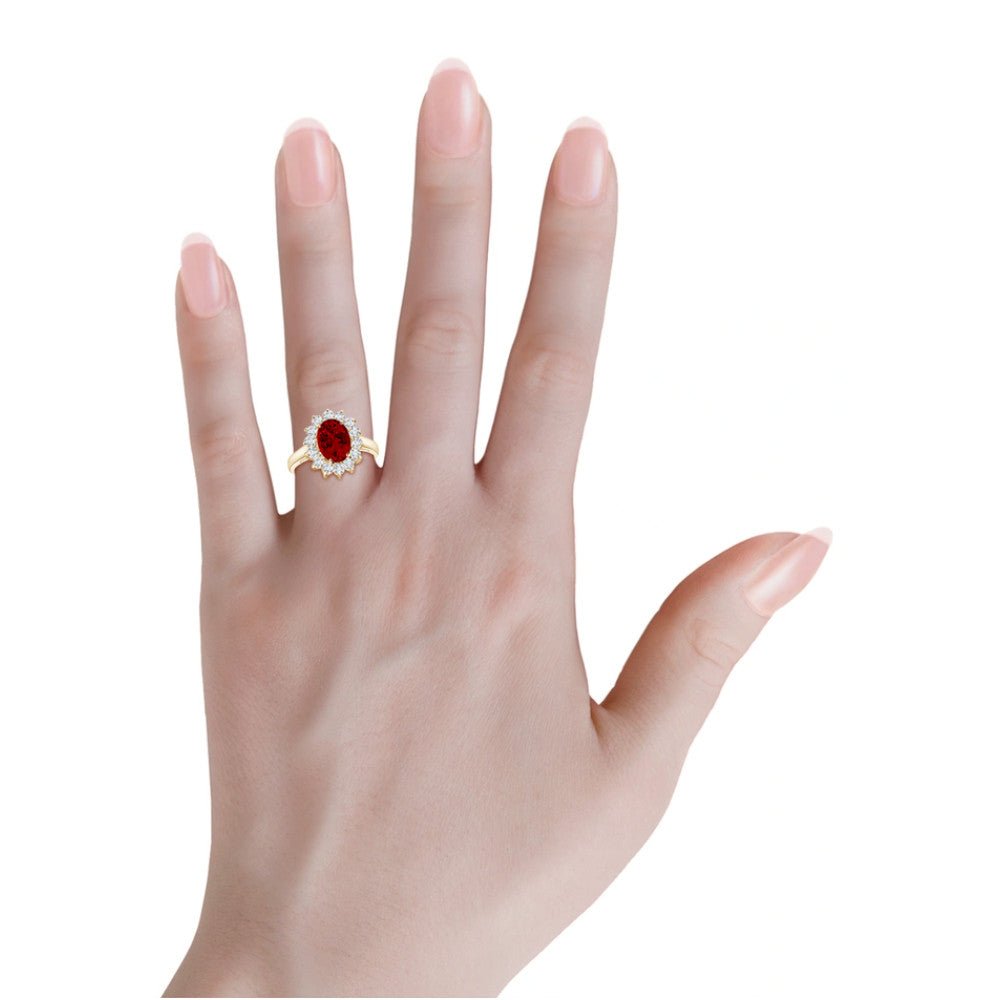 Anillo de lujo con rubí ovalado y halo de diamantes en oro de 14 quilates Jewelry & Accessories - Rings | Zulter VIP .